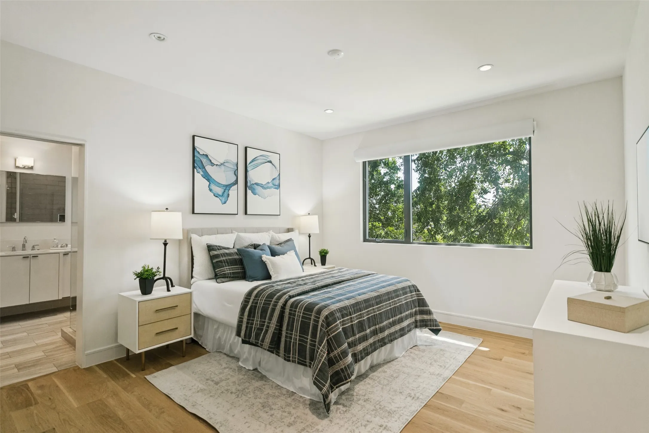 Single Family Residence For Sale in Dallas County , 7514 Midbury Drive, Dallas, Texas 75230, 5 Bedroom, 6 Bathroom, 2 Garage spaces, 5,061 Sqft, built in 2015, mls#21397552, Real Estate Agent in Dallas, Homes For Sale in Dallas county, Homes For Sale in Dallas, Realtor in Dallas Texas, Real Estate Brokerage Independent Realty Texas, Luminita Cordes Realtor