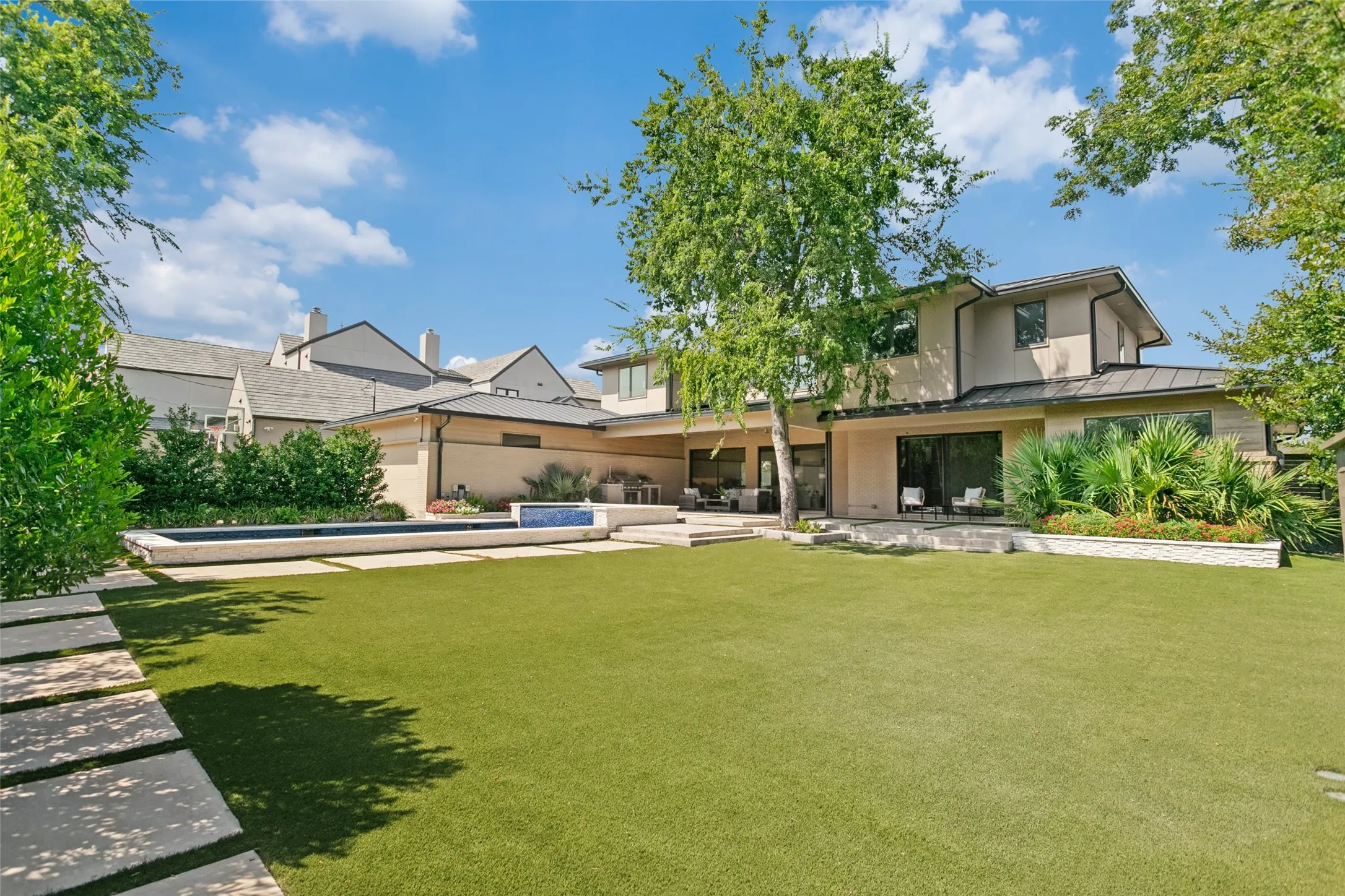 Single Family Residence For Sale in Dallas County , 7514 Midbury Drive, Dallas, Texas 75230, 5 Bedroom, 6 Bathroom, 2 Garage spaces, 5,061 Sqft, built in 2015, mls#21397552, Real Estate Agent in Dallas, Homes For Sale in Dallas county, Homes For Sale in Dallas, Realtor in Dallas Texas, Real Estate Brokerage Independent Realty Texas, Luminita Cordes Realtor