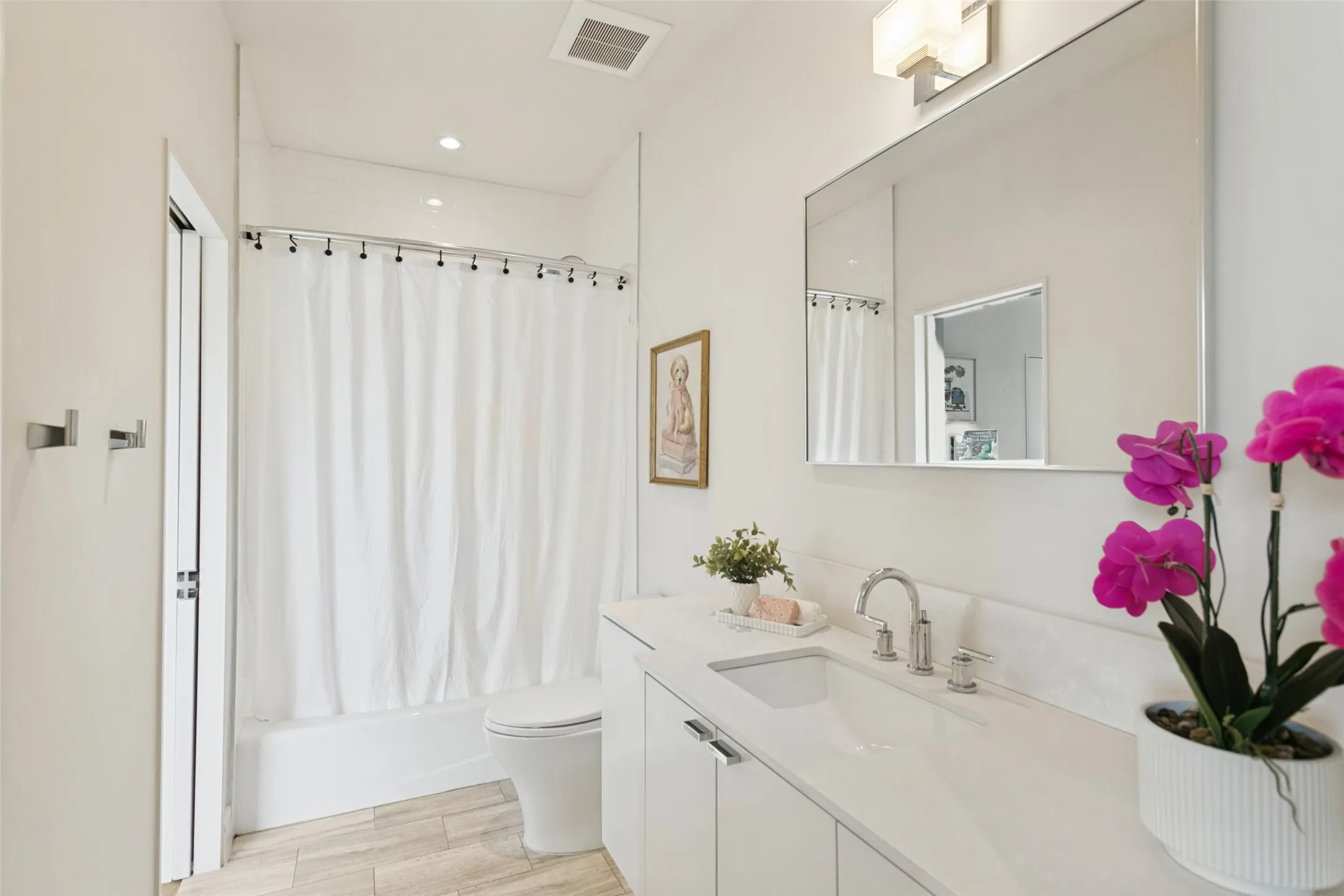 Single Family Residence For Sale in Dallas County , 7514 Midbury Drive, Dallas, Texas 75230, 5 Bedroom, 6 Bathroom, 2 Garage spaces, 5,061 Sqft, built in 2015, mls#21397552, Real Estate Agent in Dallas, Homes For Sale in Dallas county, Homes For Sale in Dallas, Realtor in Dallas Texas, Real Estate Brokerage Independent Realty Texas, Luminita Cordes Realtor