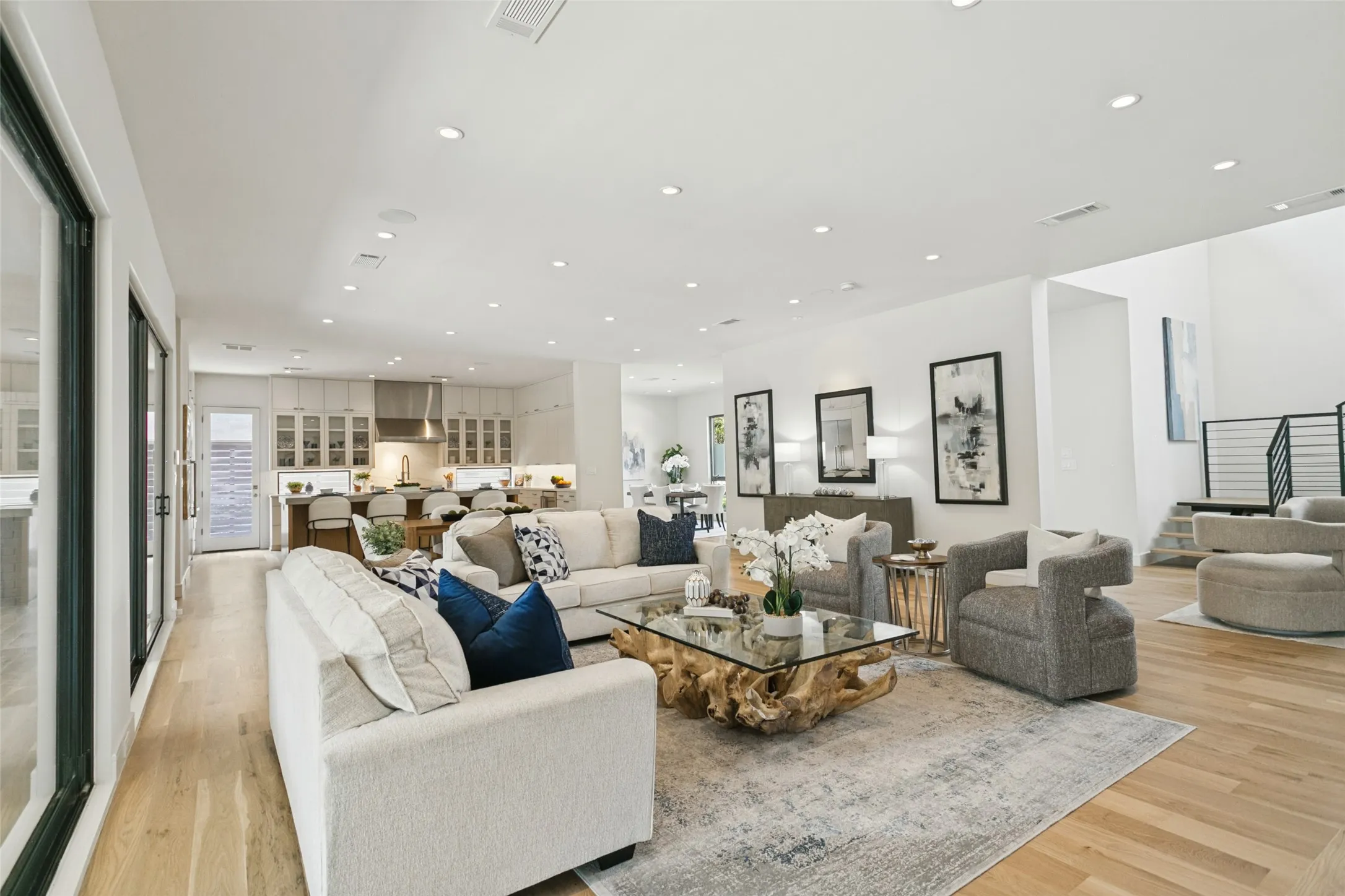 Single Family Residence For Sale in Dallas County , 7514 Midbury Drive, Dallas, Texas 75230, 5 Bedroom, 6 Bathroom, 2 Garage spaces, 5,061 Sqft, built in 2015, mls#21397552, Real Estate Agent in Dallas, Homes For Sale in Dallas county, Homes For Sale in Dallas, Realtor in Dallas Texas, Real Estate Brokerage Independent Realty Texas, Luminita Cordes Realtor