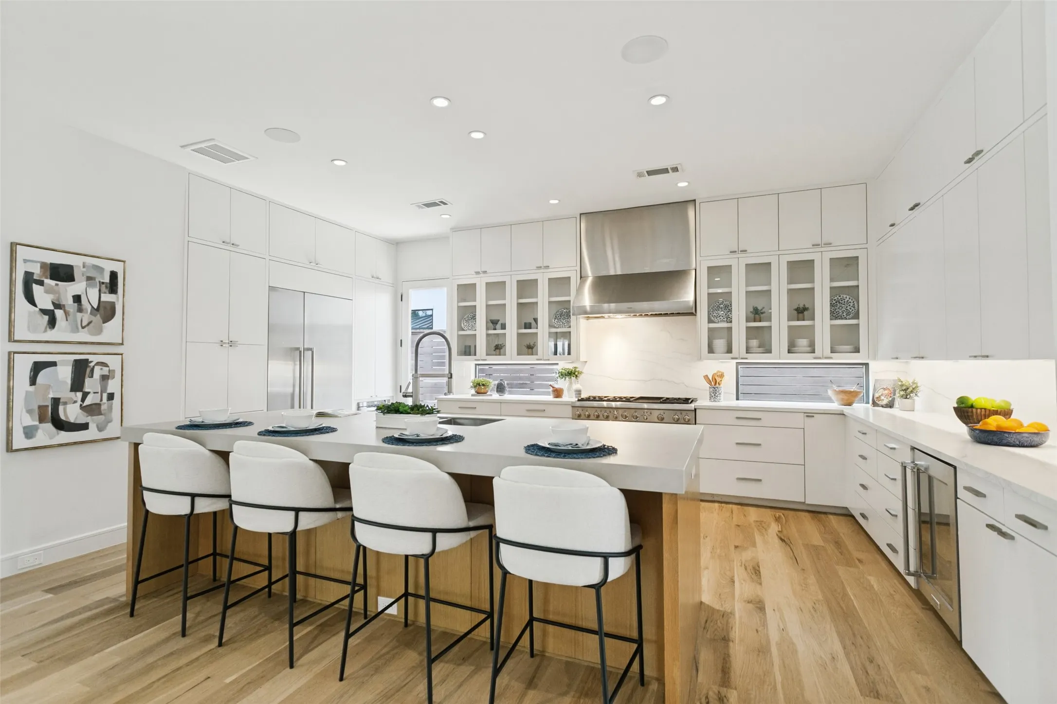 Single Family Residence For Sale in Dallas County , 7514 Midbury Drive, Dallas, Texas 75230, 5 Bedroom, 6 Bathroom, 2 Garage spaces, 5,061 Sqft, built in 2015, mls#21397552, Real Estate Agent in Dallas, Homes For Sale in Dallas county, Homes For Sale in Dallas, Realtor in Dallas Texas, Real Estate Brokerage Independent Realty Texas, Luminita Cordes Realtor