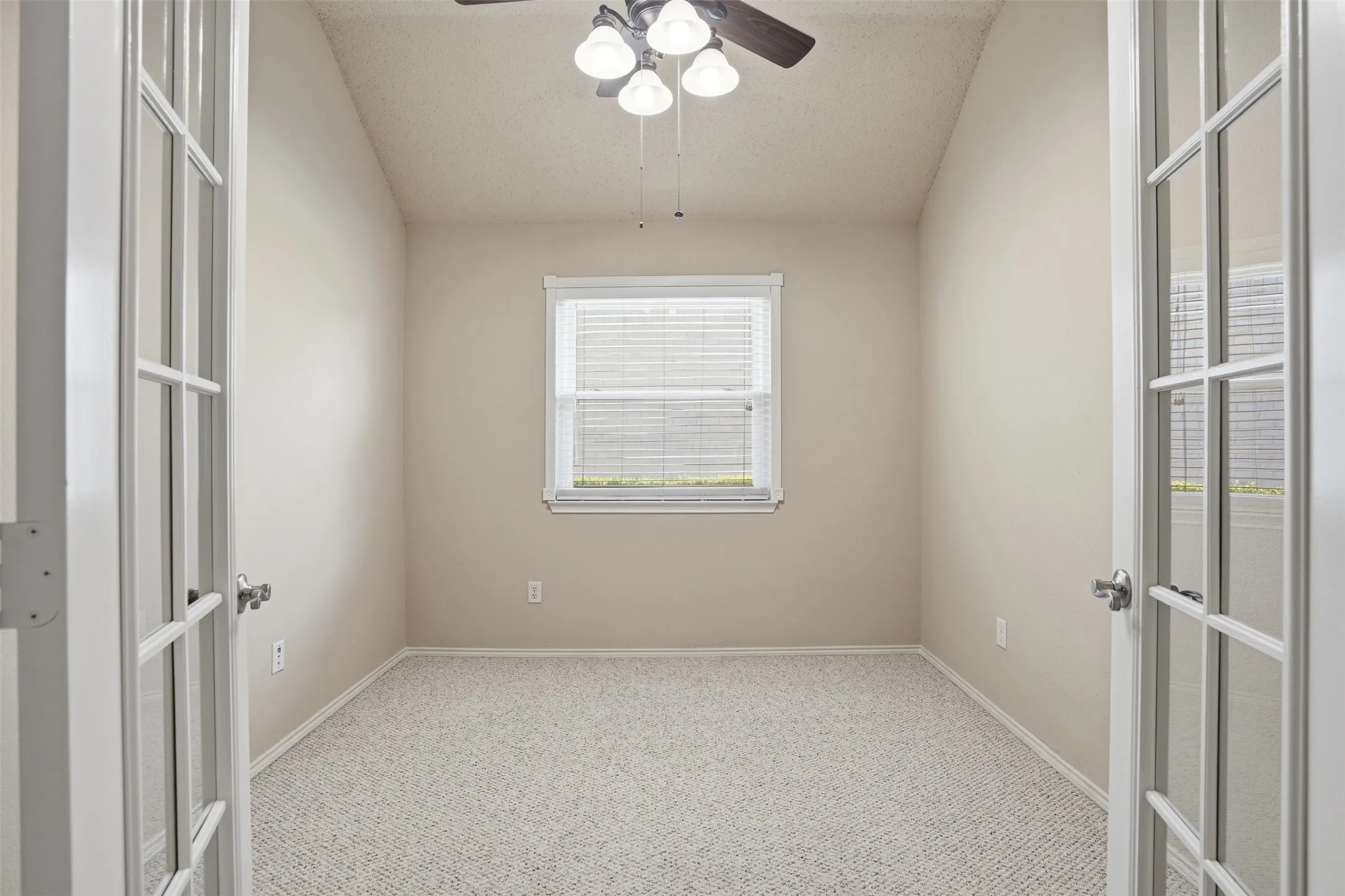 Single Family Residence For Sale in Tarrant County , 4525 Lodestone Lane, Fort Worth, Texas 76123, 3 Bedroom, 2 Bathroom, 2 Garage spaces, 2,046 Sqft, built in 2001, mls#21402358, Real Estate Agent in Fort Worth, Homes For Sale in Tarrant county, Homes For Sale in Fort Worth, Realtor in Fort Worth Texas, Real Estate Brokerage Independent Realty Texas, Luminita Cordes Realtor