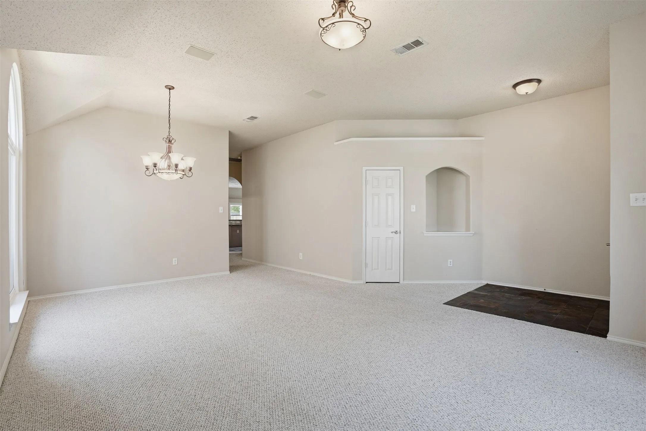 Single Family Residence For Sale in Tarrant County , 4525 Lodestone Lane, Fort Worth, Texas 76123, 3 Bedroom, 2 Bathroom, 2 Garage spaces, 2,046 Sqft, built in 2001, mls#21402358, Real Estate Agent in Fort Worth, Homes For Sale in Tarrant county, Homes For Sale in Fort Worth, Realtor in Fort Worth Texas, Real Estate Brokerage Independent Realty Texas, Luminita Cordes Realtor