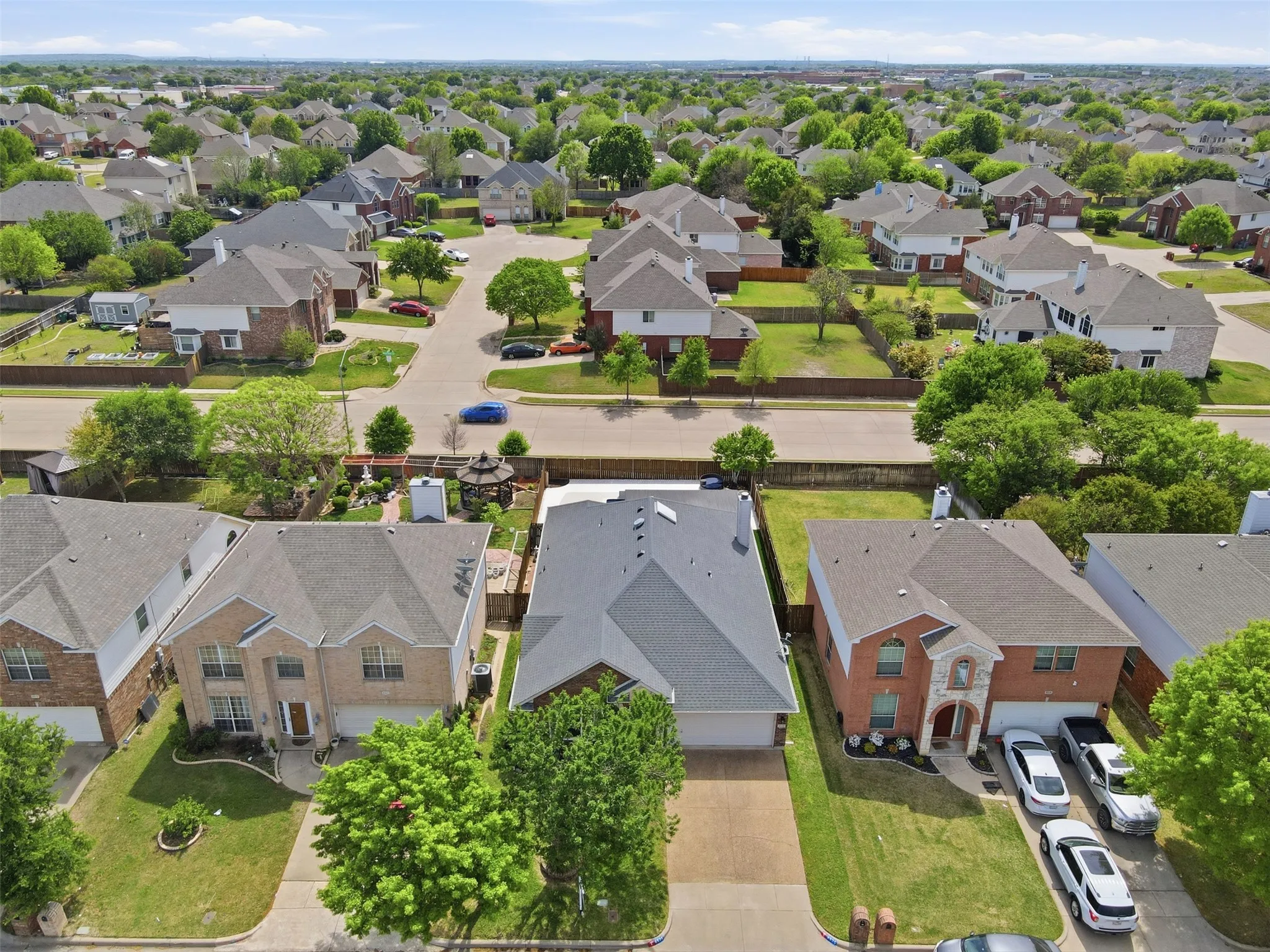 Single Family Residence For Sale in Tarrant County , 4525 Lodestone Lane, Fort Worth, Texas 76123, 3 Bedroom, 2 Bathroom, 2 Garage spaces, 2,046 Sqft, built in 2001, mls#21402358, Real Estate Agent in Fort Worth, Homes For Sale in Tarrant county, Homes For Sale in Fort Worth, Realtor in Fort Worth Texas, Real Estate Brokerage Independent Realty Texas, Luminita Cordes Realtor
