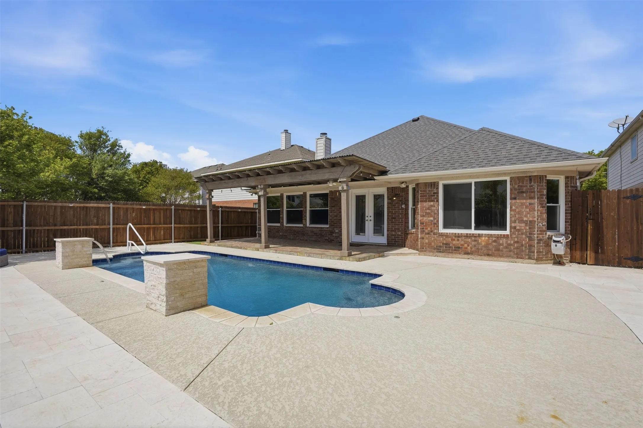 Single Family Residence For Sale in Tarrant County , 4525 Lodestone Lane, Fort Worth, Texas 76123, 3 Bedroom, 2 Bathroom, 2 Garage spaces, 2,046 Sqft, built in 2001, mls#21402358, Real Estate Agent in Fort Worth, Homes For Sale in Tarrant county, Homes For Sale in Fort Worth, Realtor in Fort Worth Texas, Real Estate Brokerage Independent Realty Texas, Luminita Cordes Realtor
