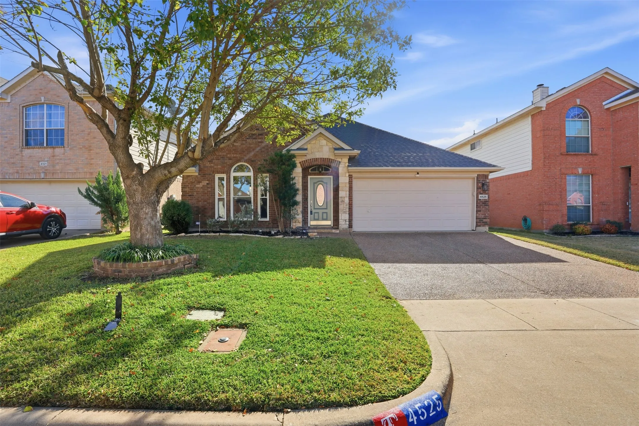 Single Family Residence For Sale in Tarrant County , 4525 Lodestone Lane, Fort Worth, Texas 76123, 3 Bedroom, 2 Bathroom, 2 Garage spaces, 2,046 Sqft, built in 2001, mls#21402358, Real Estate Agent in Fort Worth, Homes For Sale in Tarrant county, Homes For Sale in Fort Worth, Realtor in Fort Worth Texas, Real Estate Brokerage Independent Realty Texas, Luminita Cordes Realtor