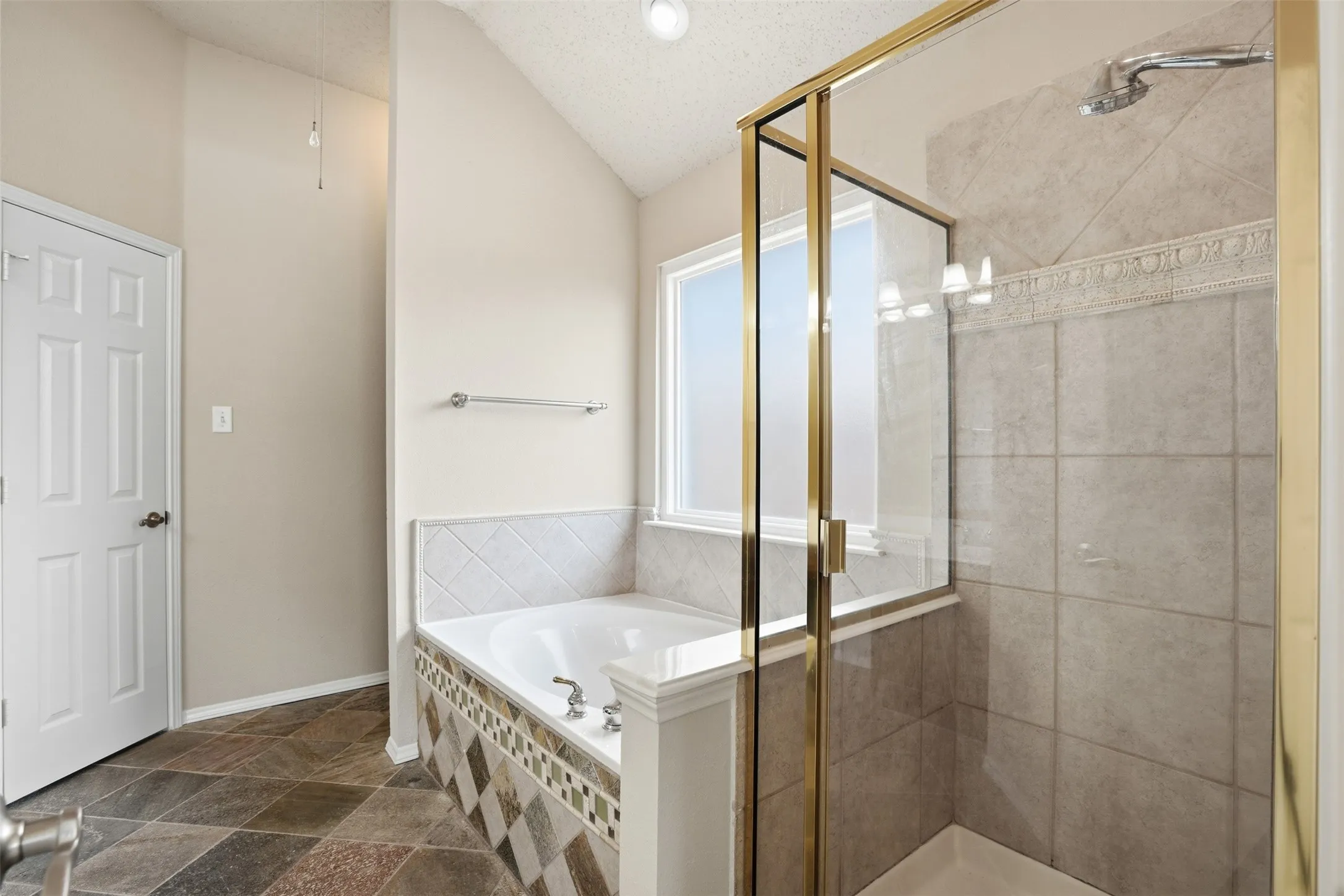 Single Family Residence For Sale in Tarrant County , 4525 Lodestone Lane, Fort Worth, Texas 76123, 3 Bedroom, 2 Bathroom, 2 Garage spaces, 2,046 Sqft, built in 2001, mls#21402358, Real Estate Agent in Fort Worth, Homes For Sale in Tarrant county, Homes For Sale in Fort Worth, Realtor in Fort Worth Texas, Real Estate Brokerage Independent Realty Texas, Luminita Cordes Realtor