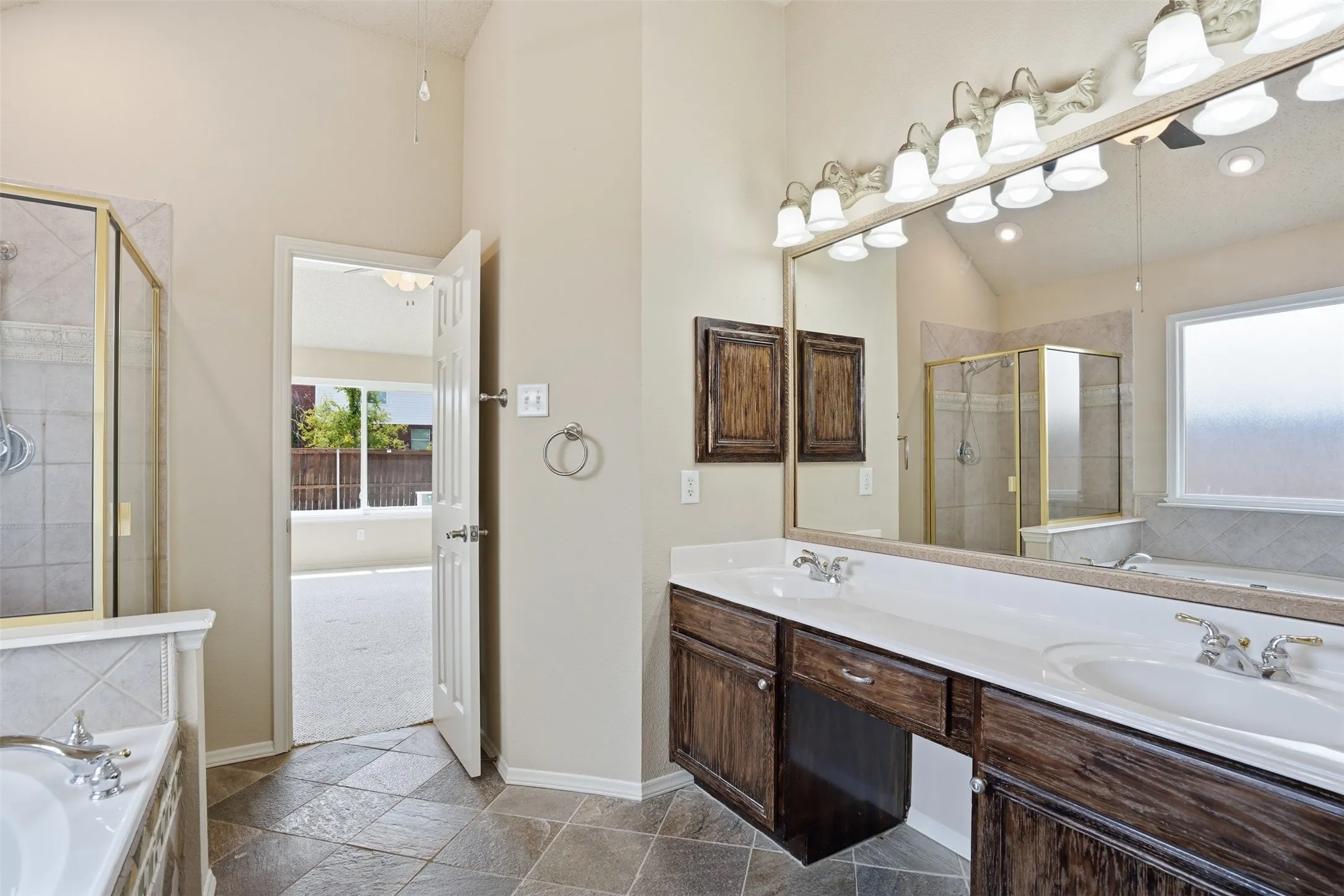 Single Family Residence For Sale in Tarrant County , 4525 Lodestone Lane, Fort Worth, Texas 76123, 3 Bedroom, 2 Bathroom, 2 Garage spaces, 2,046 Sqft, built in 2001, mls#21402358, Real Estate Agent in Fort Worth, Homes For Sale in Tarrant county, Homes For Sale in Fort Worth, Realtor in Fort Worth Texas, Real Estate Brokerage Independent Realty Texas, Luminita Cordes Realtor