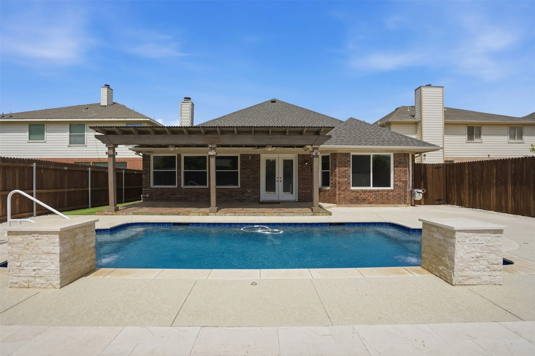 Single Family Residence For Sale in Tarrant County , 4525 Lodestone Lane, Fort Worth, Texas 76123, 3 Bedroom, 2 Bathroom, 2 Garage spaces, 2,046 Sqft, built in 2001, mls#21402358, Real Estate Agent in Fort Worth, Homes For Sale in Tarrant county, Homes For Sale in Fort Worth, Realtor in Fort Worth Texas, Real Estate Brokerage Independent Realty Texas, Luminita Cordes Realtor