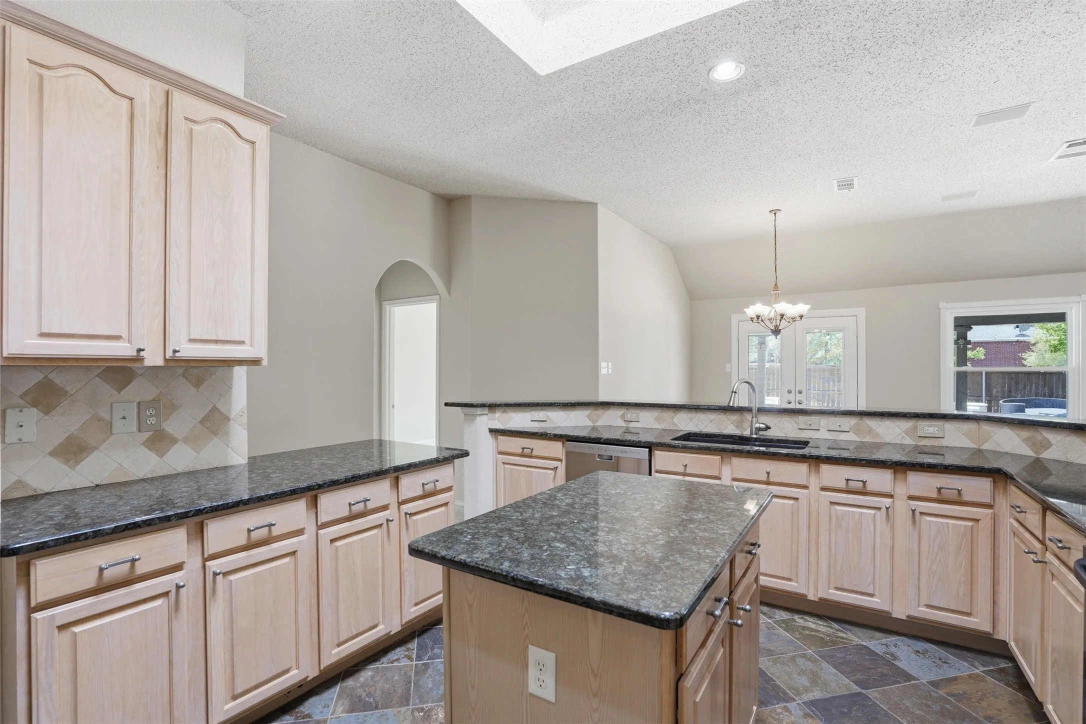 Single Family Residence For Sale in Tarrant County , 4525 Lodestone Lane, Fort Worth, Texas 76123, 3 Bedroom, 2 Bathroom, 2 Garage spaces, 2,046 Sqft, built in 2001, mls#21402358, Real Estate Agent in Fort Worth, Homes For Sale in Tarrant county, Homes For Sale in Fort Worth, Realtor in Fort Worth Texas, Real Estate Brokerage Independent Realty Texas, Luminita Cordes Realtor