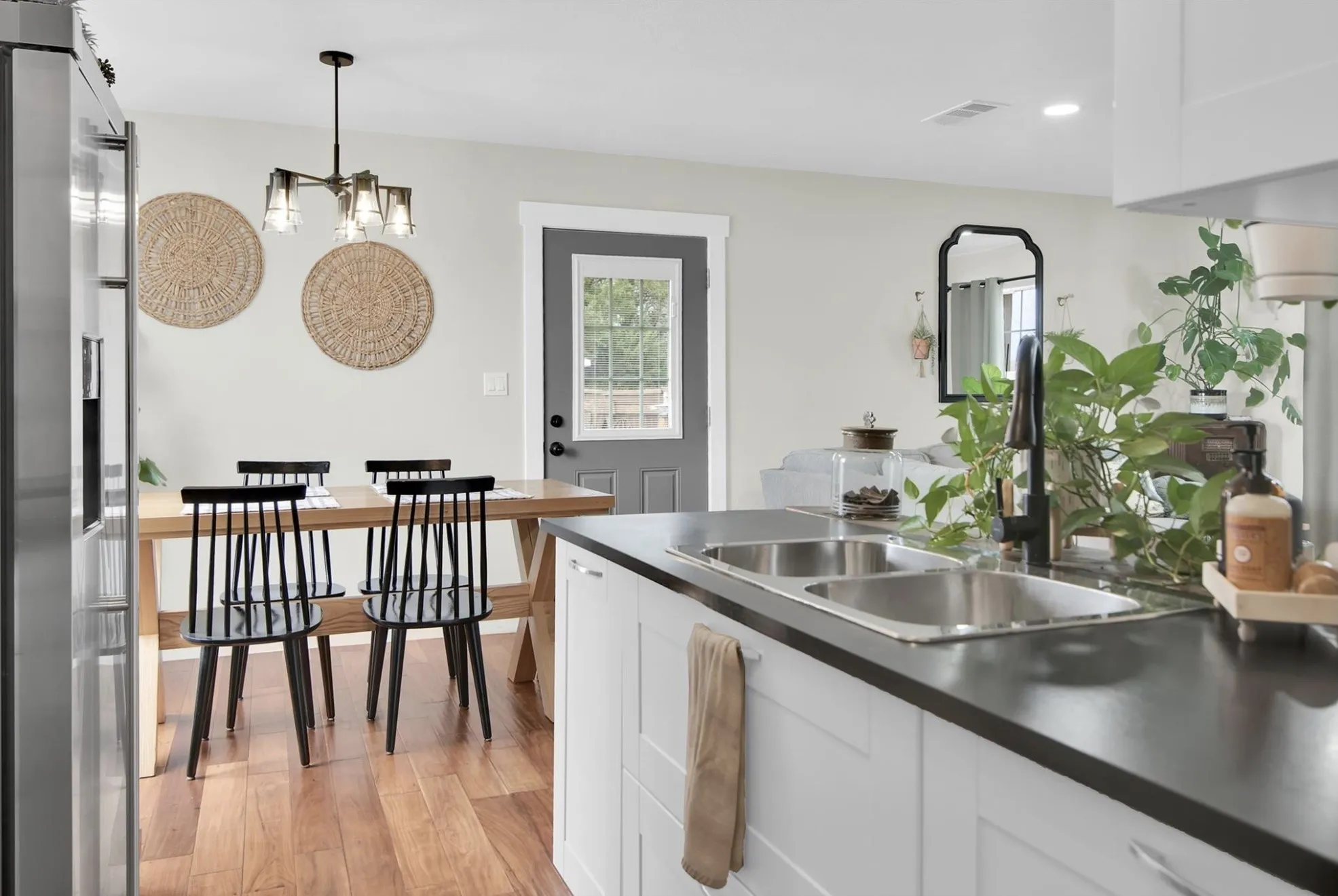 Single Family Residence For Rent in Collin County , 420 Rockcrest Road, Mc Kinney, Texas 75071, 2 Bedroom, 1 Bathroom, Garage spaces, 936 Sqft, built in 2001, mls#21402270, Real Estate Agent in Mc Kinney, Homes For Rent in Collin county, Homes For Rent in Mc Kinney, Realtor in Mc Kinney Texas, Real Estate Brokerage Independent Realty Texas, Luminita Cordes Realtor