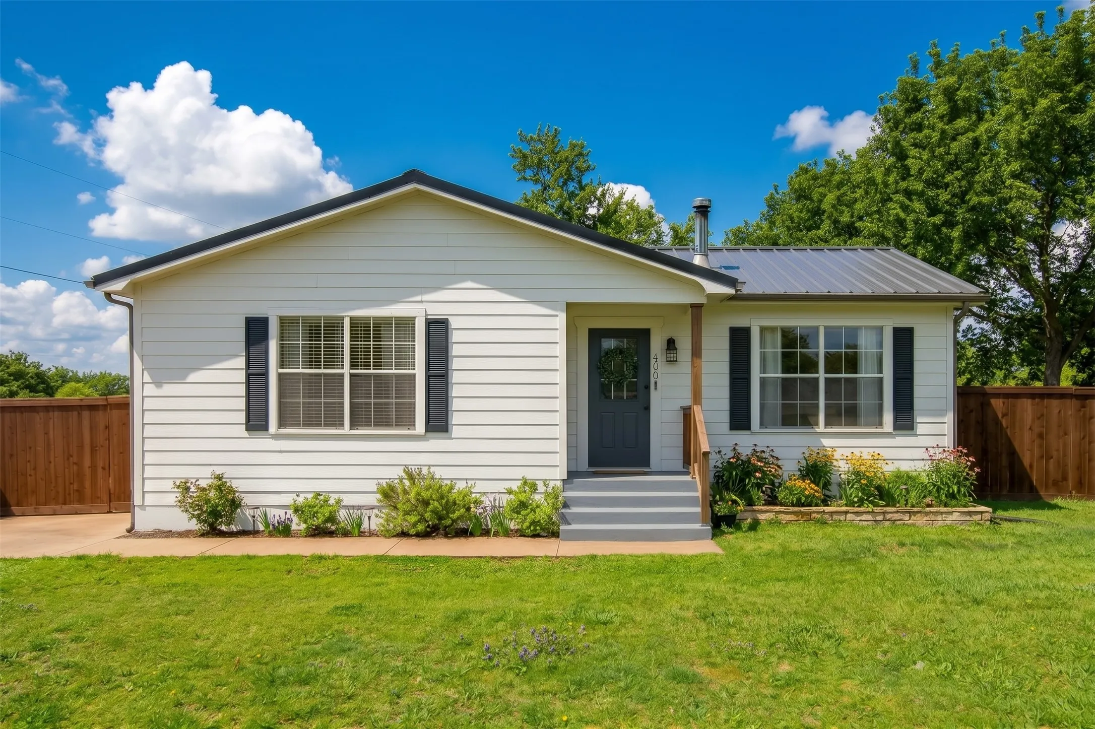 Single Family Residence For Rent in Collin County , 420 Rockcrest Road, Mc Kinney, Texas 75071, 2 Bedroom, 1 Bathroom, Garage spaces, 936 Sqft, built in 2001, mls#21402270, Real Estate Agent in Mc Kinney, Homes For Rent in Collin county, Homes For Rent in Mc Kinney, Realtor in Mc Kinney Texas, Real Estate Brokerage Independent Realty Texas, Luminita Cordes Realtor