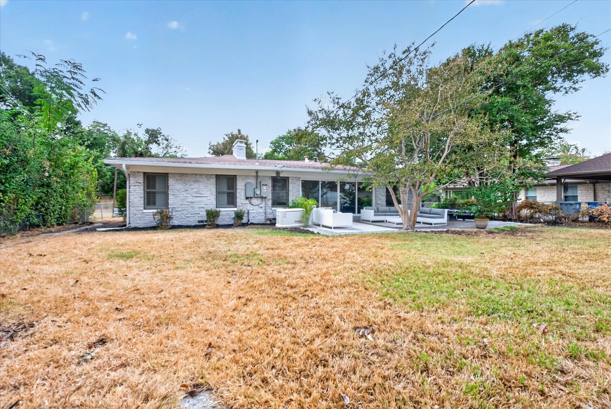 Single Family Residence For Sale in Dallas County , 9823 Limerick Drive, Dallas, Texas 75218, 3 Bedroom, 2 Bathroom, 1 Garage spaces, 1,670 Sqft, built in 1951, mls#21398651, Real Estate Agent in Dallas, Homes For Sale in Dallas county, Homes For Sale in Dallas, Realtor in Dallas Texas, Real Estate Brokerage Independent Realty Texas, Luminita Cordes Realtor