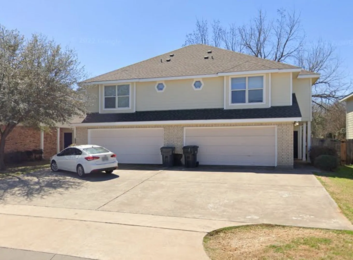 Duplex For Rent in Mc Lennan County , 2511 Pascal Court, Waco, Texas 76706, 3 Bedroom, 4 Bathroom, 2 Garage spaces, 2,700 Sqft, built in 2005, mls#21402363, Real Estate Agent in Waco, Homes For Rent in Mc Lennan county, Homes For Rent in Waco, Realtor in Waco Texas, Real Estate Brokerage Independent Realty Texas, Luminita Cordes Realtor