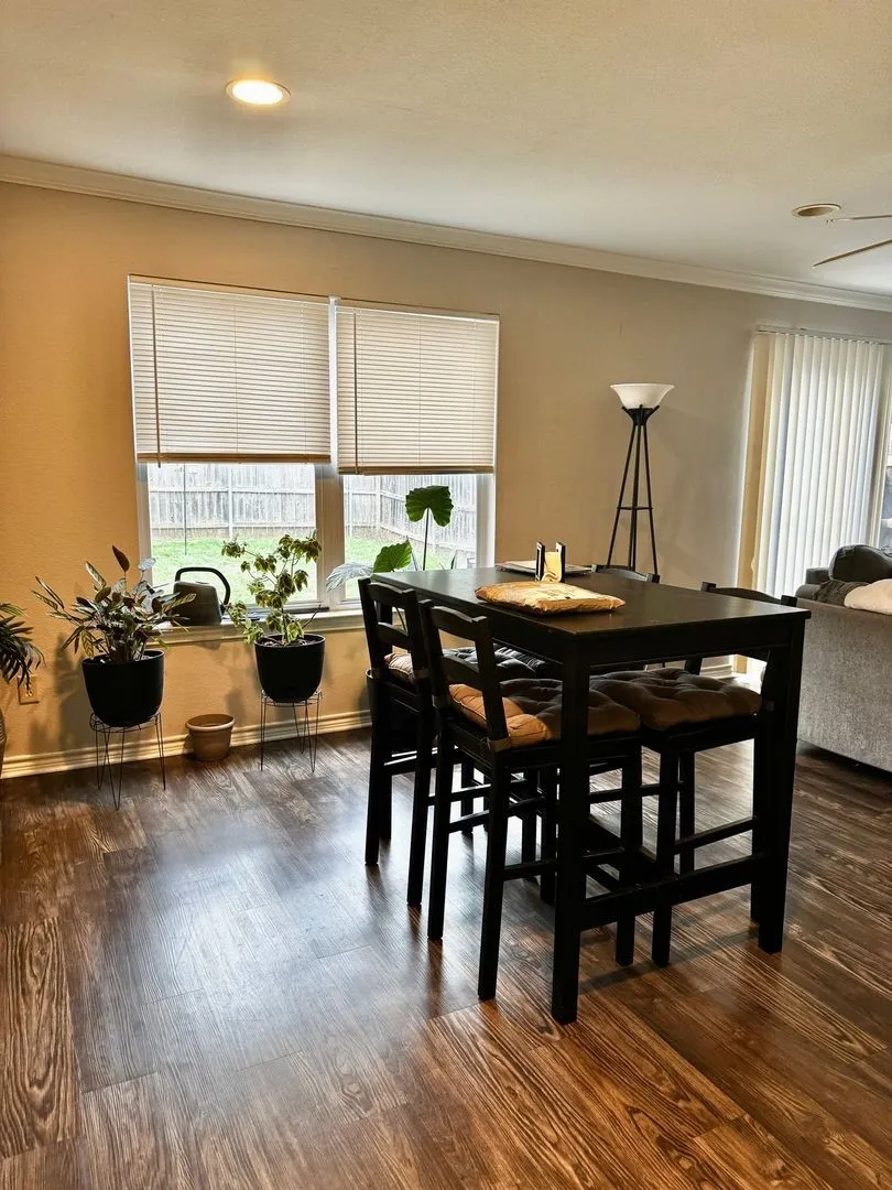 Duplex For Rent in Mc Lennan County , 2511 Pascal Court, Waco, Texas 76706, 3 Bedroom, 4 Bathroom, 2 Garage spaces, 2,700 Sqft, built in 2005, mls#21402363, Real Estate Agent in Waco, Homes For Rent in Mc Lennan county, Homes For Rent in Waco, Realtor in Waco Texas, Real Estate Brokerage Independent Realty Texas, Luminita Cordes Realtor