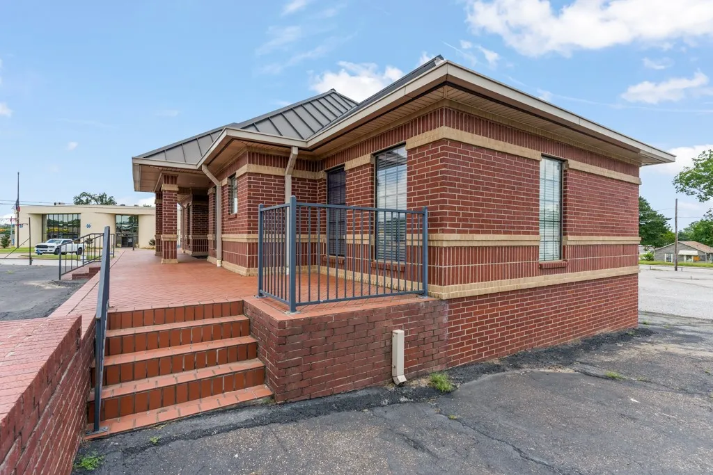 Office For Sale in Upshur County , 112 US Hwy 271, Gilmer, Texas 75644, 0, 0, Garage spaces, 0 Sqft, built in 1999, mls#21401253, Real Estate Agent in Gilmer, Homes For Sale in Upshur county, Homes For Sale in Gilmer, Realtor in Gilmer Texas, Real Estate Brokerage Independent Realty Texas, Luminita Cordes Realtor