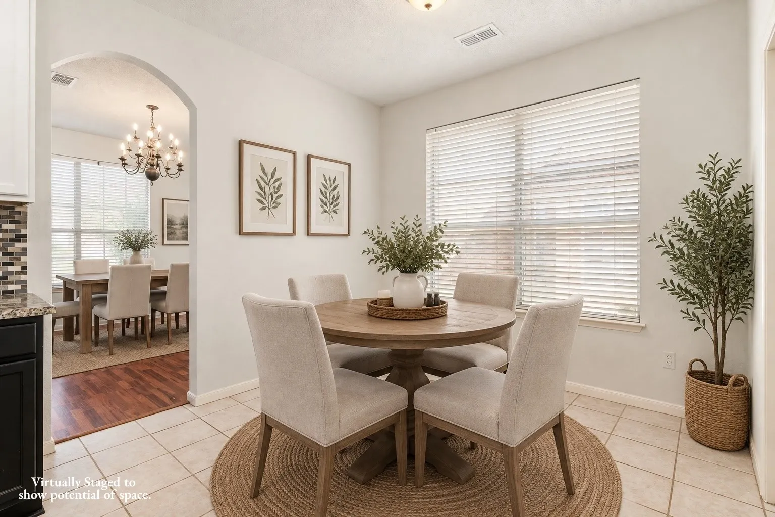 Single Family Residence For Sale in Denton County , 1184 Courtney Lane, Lewisville, Texas 75077, 4 Bedroom, 3 Bathroom, 2 Garage spaces, 2,059 Sqft, built in 1997, mls#21401961, Real Estate Agent in Lewisville, Homes For Sale in Denton county, Homes For Sale in Lewisville, Realtor in Lewisville Texas, Real Estate Brokerage Independent Realty Texas, Luminita Cordes Realtor