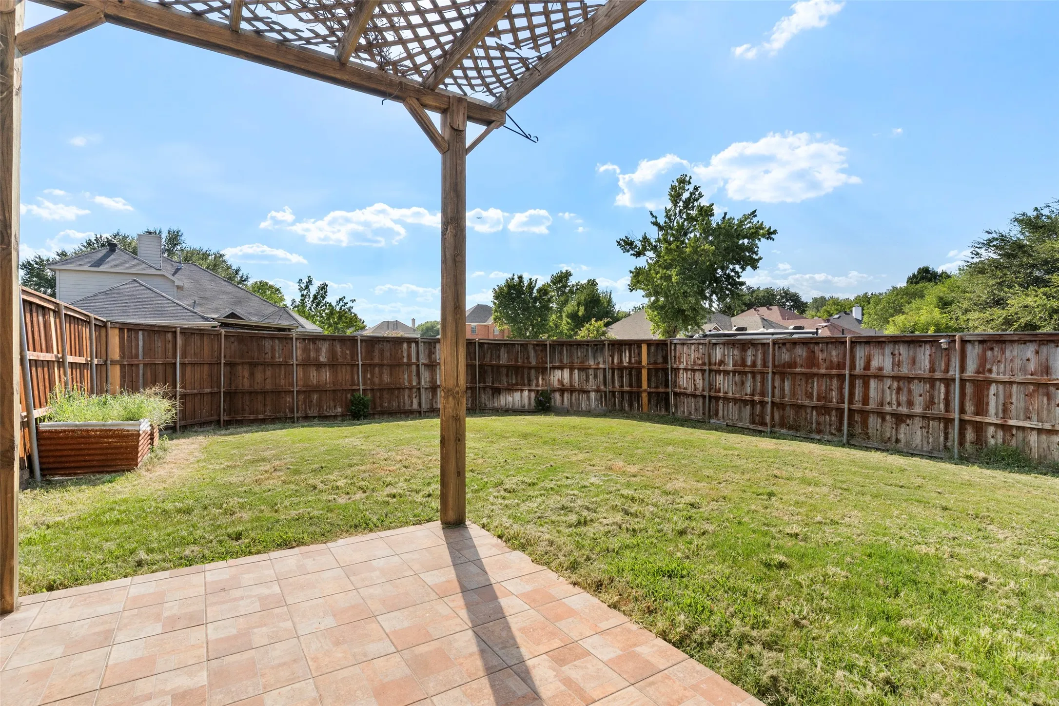 Single Family Residence For Sale in Denton County , 1184 Courtney Lane, Lewisville, Texas 75077, 4 Bedroom, 3 Bathroom, 2 Garage spaces, 2,059 Sqft, built in 1997, mls#21401961, Real Estate Agent in Lewisville, Homes For Sale in Denton county, Homes For Sale in Lewisville, Realtor in Lewisville Texas, Real Estate Brokerage Independent Realty Texas, Luminita Cordes Realtor