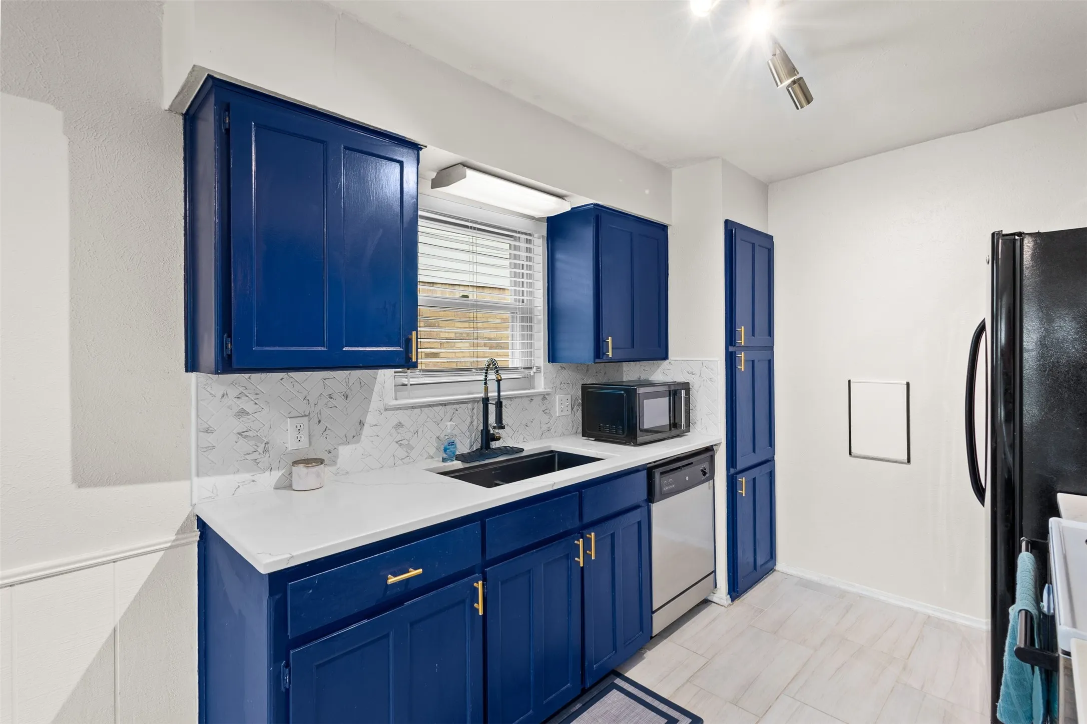 Single Family Residence For Sale in Tarrant County , 6205 Sunnybrook Drive, Watauga, Texas 76148, 3 Bedroom, 2 Bathroom, 2 Garage spaces, 1,241 Sqft, built in 1978, mls#21400345, Real Estate Agent in Watauga, Homes For Sale in Tarrant county, Homes For Sale in Watauga, Realtor in Watauga Texas, Real Estate Brokerage Independent Realty Texas, Luminita Cordes Realtor