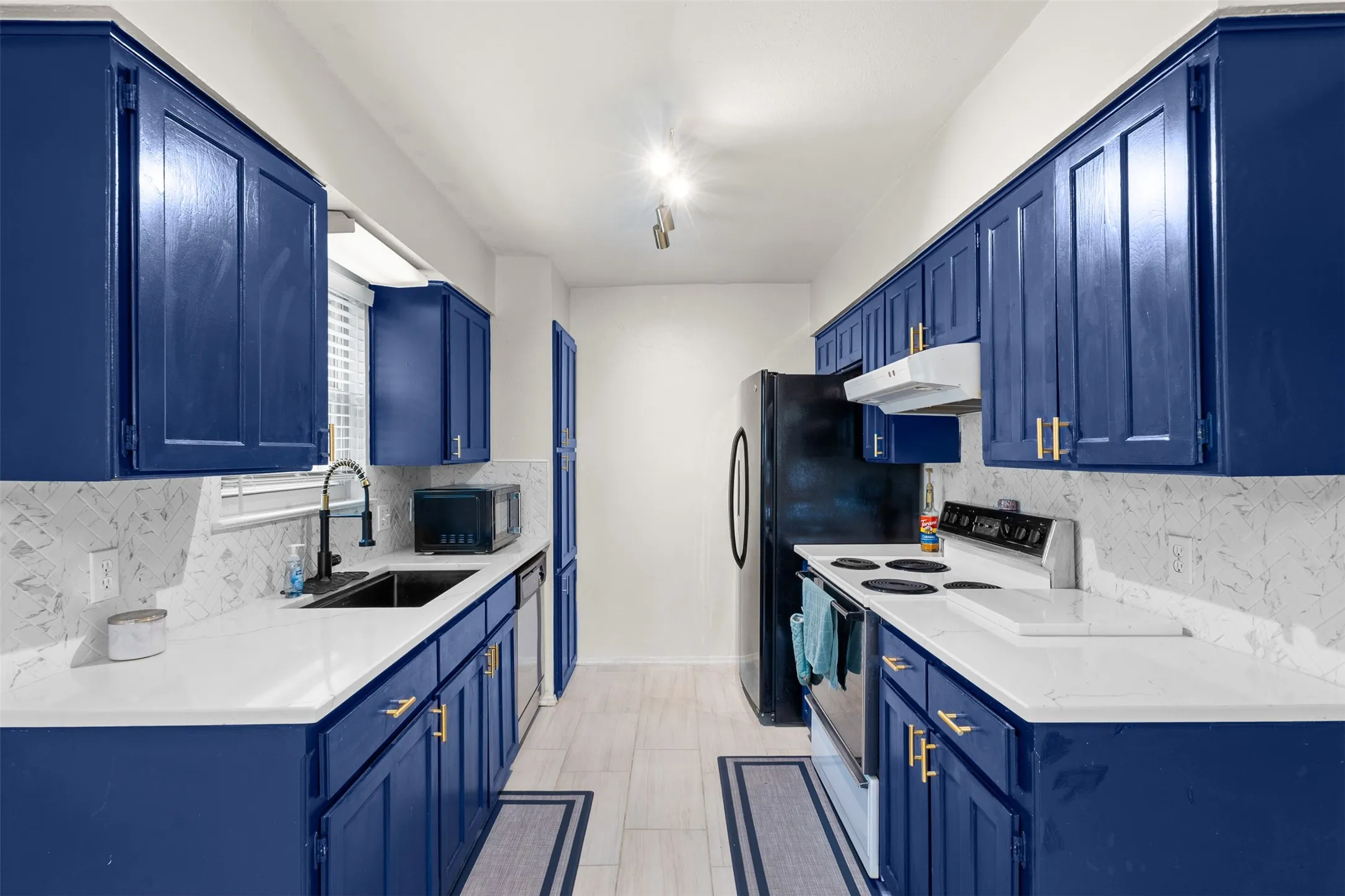 Single Family Residence For Sale in Tarrant County , 6205 Sunnybrook Drive, Watauga, Texas 76148, 3 Bedroom, 2 Bathroom, 2 Garage spaces, 1,241 Sqft, built in 1978, mls#21400345, Real Estate Agent in Watauga, Homes For Sale in Tarrant county, Homes For Sale in Watauga, Realtor in Watauga Texas, Real Estate Brokerage Independent Realty Texas, Luminita Cordes Realtor