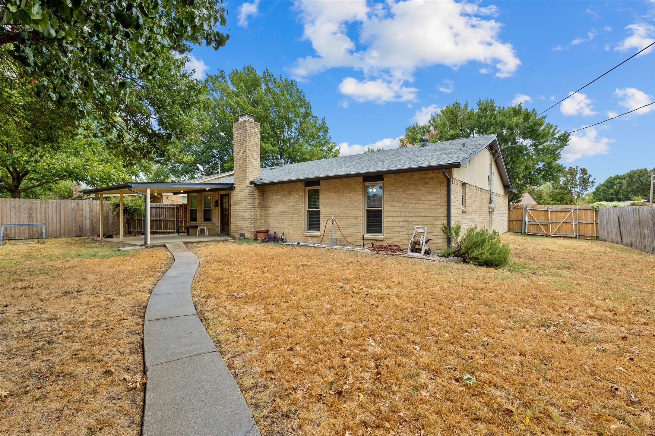 Single Family Residence For Sale in Tarrant County , 6205 Sunnybrook Drive, Watauga, Texas 76148, 3 Bedroom, 2 Bathroom, 2 Garage spaces, 1,241 Sqft, built in 1978, mls#21400345, Real Estate Agent in Watauga, Homes For Sale in Tarrant county, Homes For Sale in Watauga, Realtor in Watauga Texas, Real Estate Brokerage Independent Realty Texas, Luminita Cordes Realtor