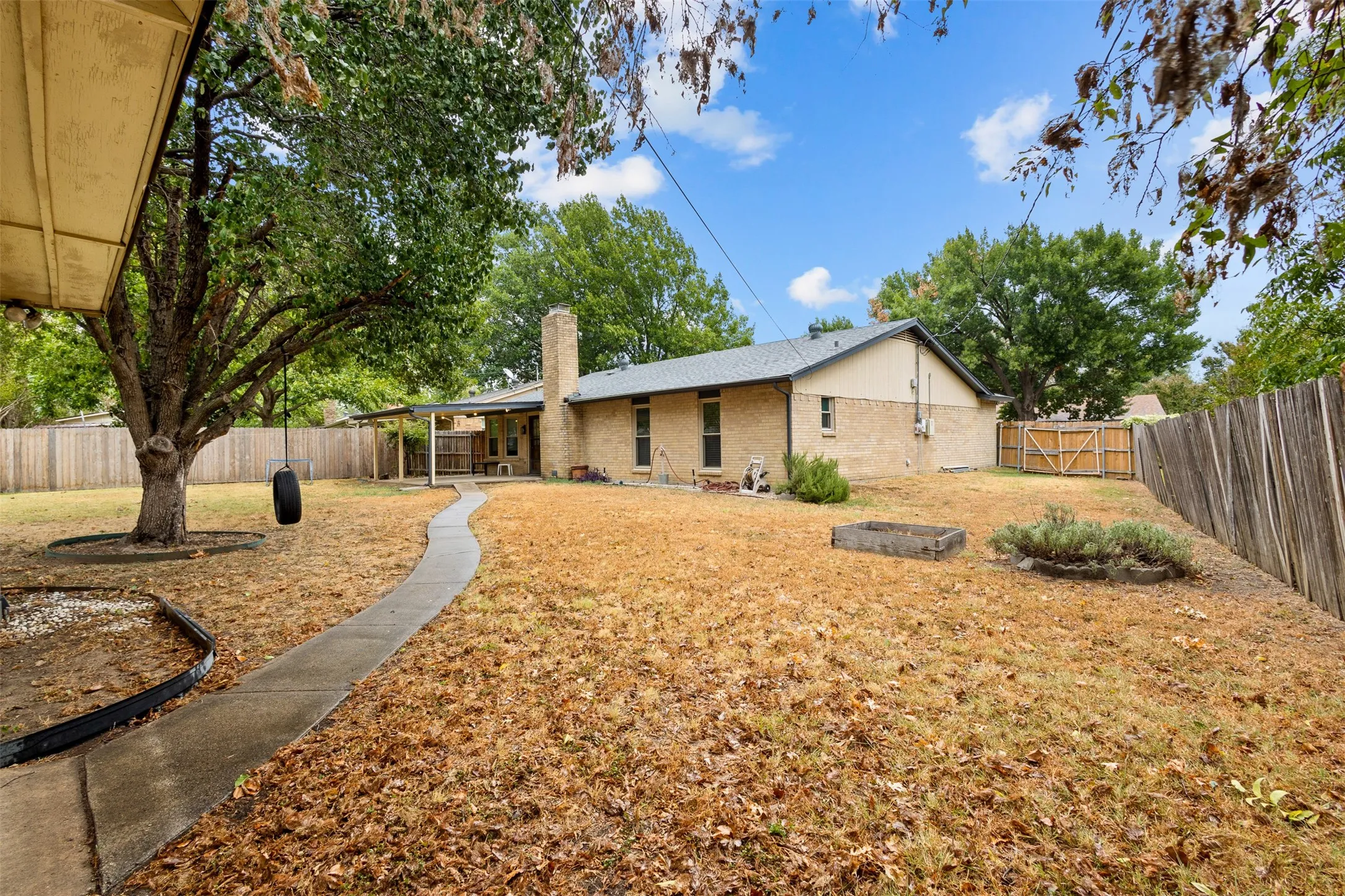 Single Family Residence For Sale in Tarrant County , 6205 Sunnybrook Drive, Watauga, Texas 76148, 3 Bedroom, 2 Bathroom, 2 Garage spaces, 1,241 Sqft, built in 1978, mls#21400345, Real Estate Agent in Watauga, Homes For Sale in Tarrant county, Homes For Sale in Watauga, Realtor in Watauga Texas, Real Estate Brokerage Independent Realty Texas, Luminita Cordes Realtor