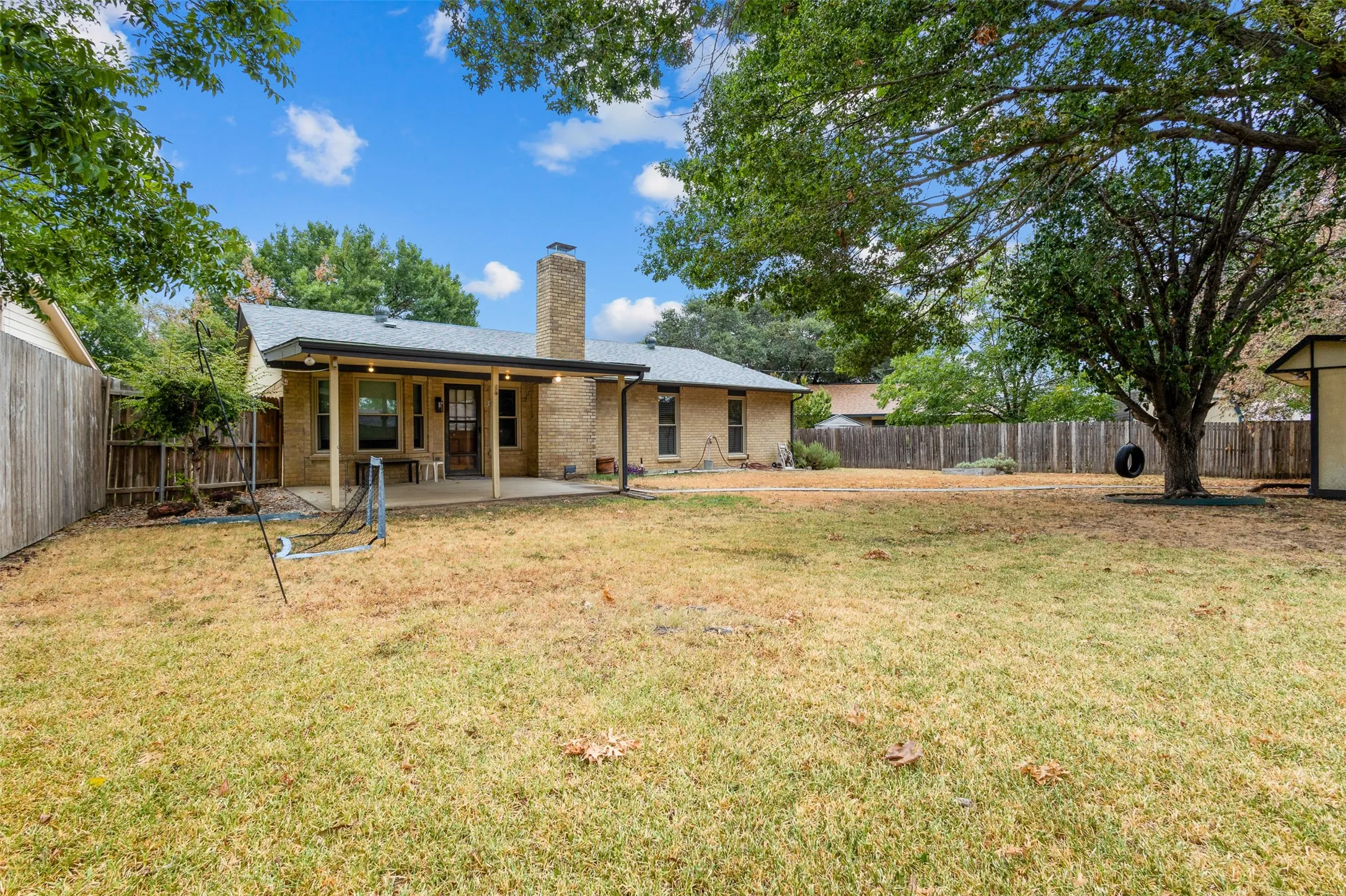 Single Family Residence For Sale in Tarrant County , 6205 Sunnybrook Drive, Watauga, Texas 76148, 3 Bedroom, 2 Bathroom, 2 Garage spaces, 1,241 Sqft, built in 1978, mls#21400345, Real Estate Agent in Watauga, Homes For Sale in Tarrant county, Homes For Sale in Watauga, Realtor in Watauga Texas, Real Estate Brokerage Independent Realty Texas, Luminita Cordes Realtor