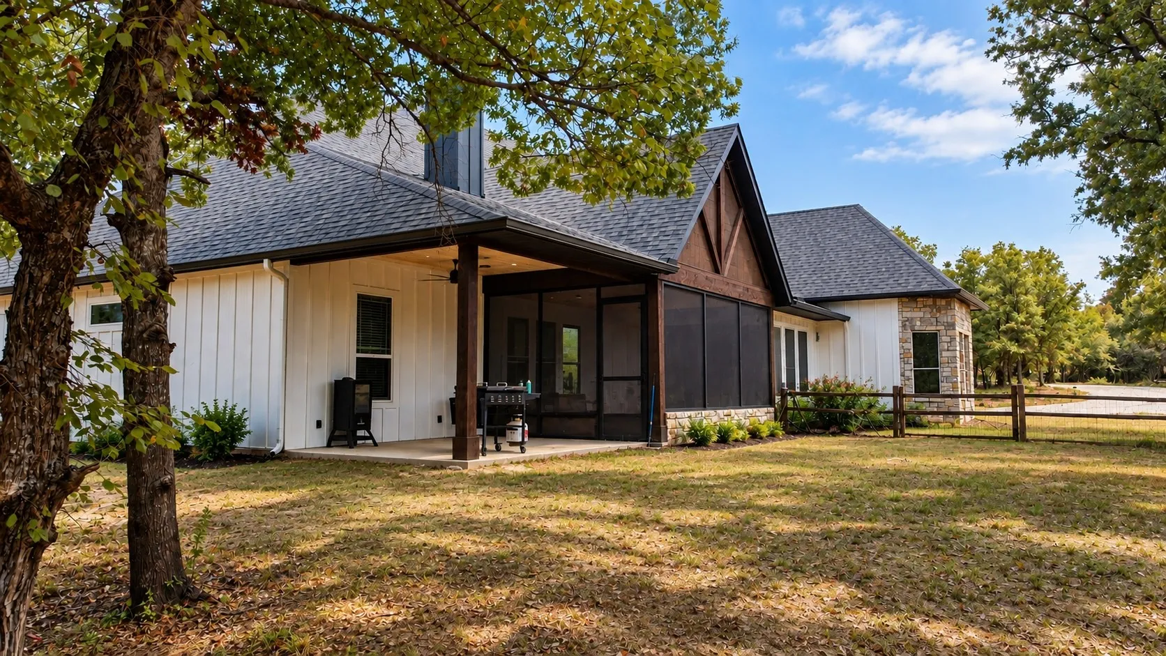 Single Family Residence For Sale in Parker County , 1098 Paradise Parkway, Poolville, Texas 76487, 4 Bedroom, 3 Bathroom, 3 Garage spaces, 3,041 Sqft, built in 2022, mls#21402170, Real Estate Agent in Poolville, Homes For Sale in Parker county, Homes For Sale in Poolville, Realtor in Poolville Texas, Real Estate Brokerage Independent Realty Texas, Luminita Cordes Realtor