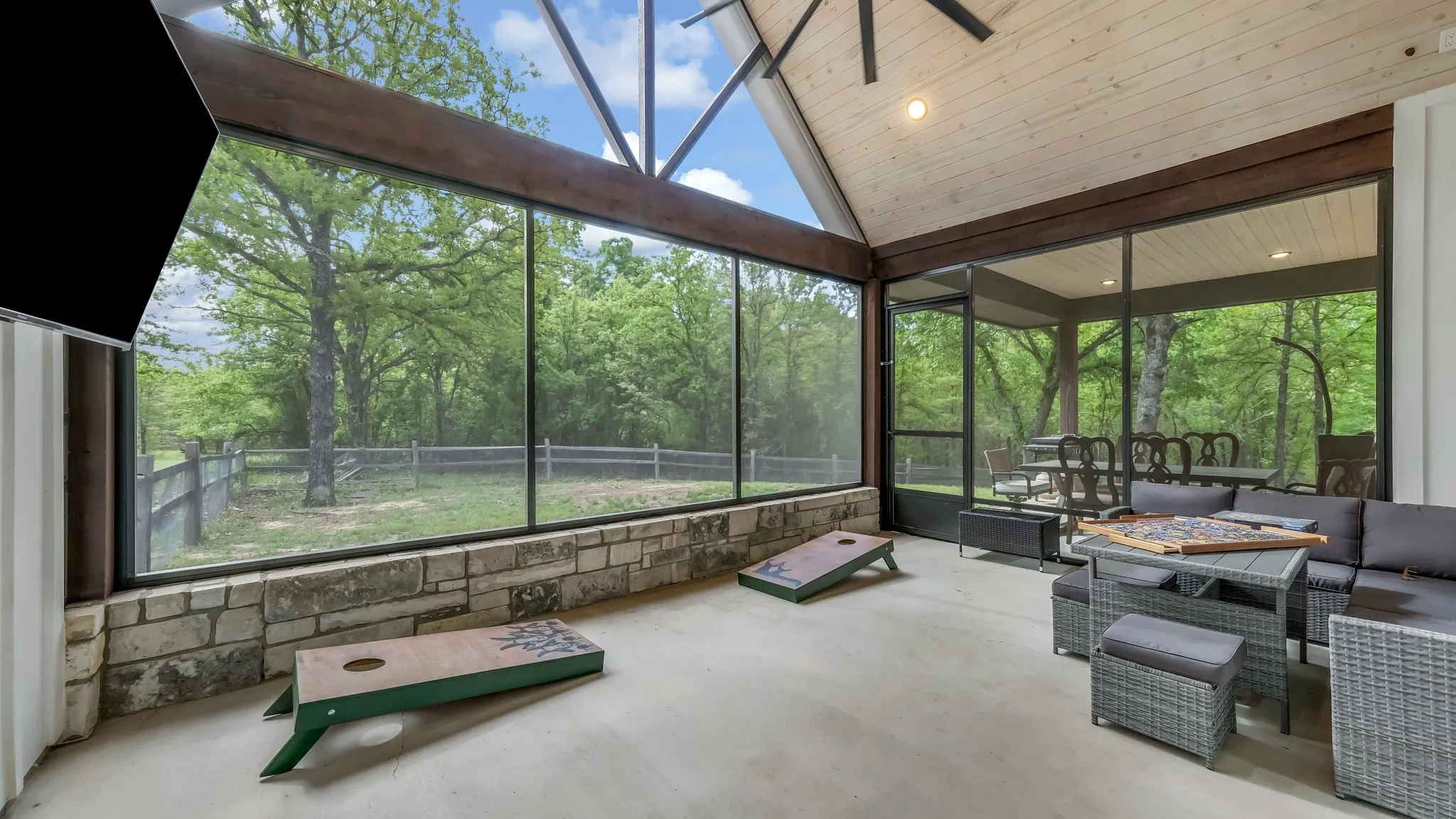 Single Family Residence For Sale in Parker County , 1098 Paradise Parkway, Poolville, Texas 76487, 4 Bedroom, 3 Bathroom, 3 Garage spaces, 3,041 Sqft, built in 2022, mls#21402170, Real Estate Agent in Poolville, Homes For Sale in Parker county, Homes For Sale in Poolville, Realtor in Poolville Texas, Real Estate Brokerage Independent Realty Texas, Luminita Cordes Realtor