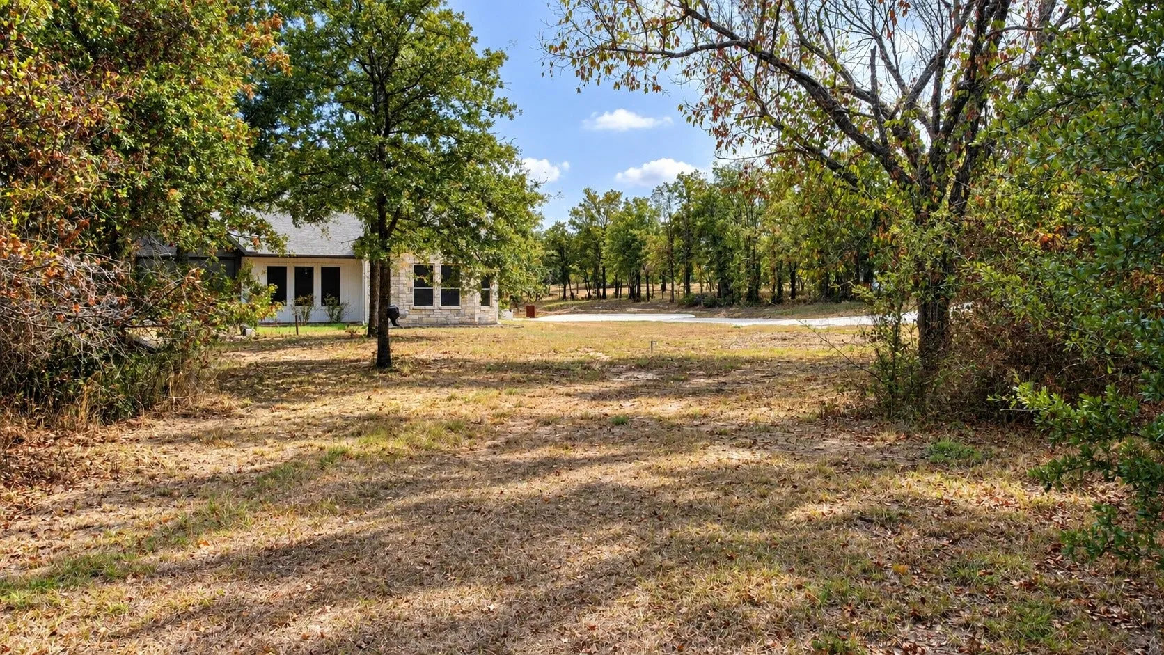 Single Family Residence For Sale in Parker County , 1098 Paradise Parkway, Poolville, Texas 76487, 4 Bedroom, 3 Bathroom, 3 Garage spaces, 3,041 Sqft, built in 2022, mls#21402170, Real Estate Agent in Poolville, Homes For Sale in Parker county, Homes For Sale in Poolville, Realtor in Poolville Texas, Real Estate Brokerage Independent Realty Texas, Luminita Cordes Realtor