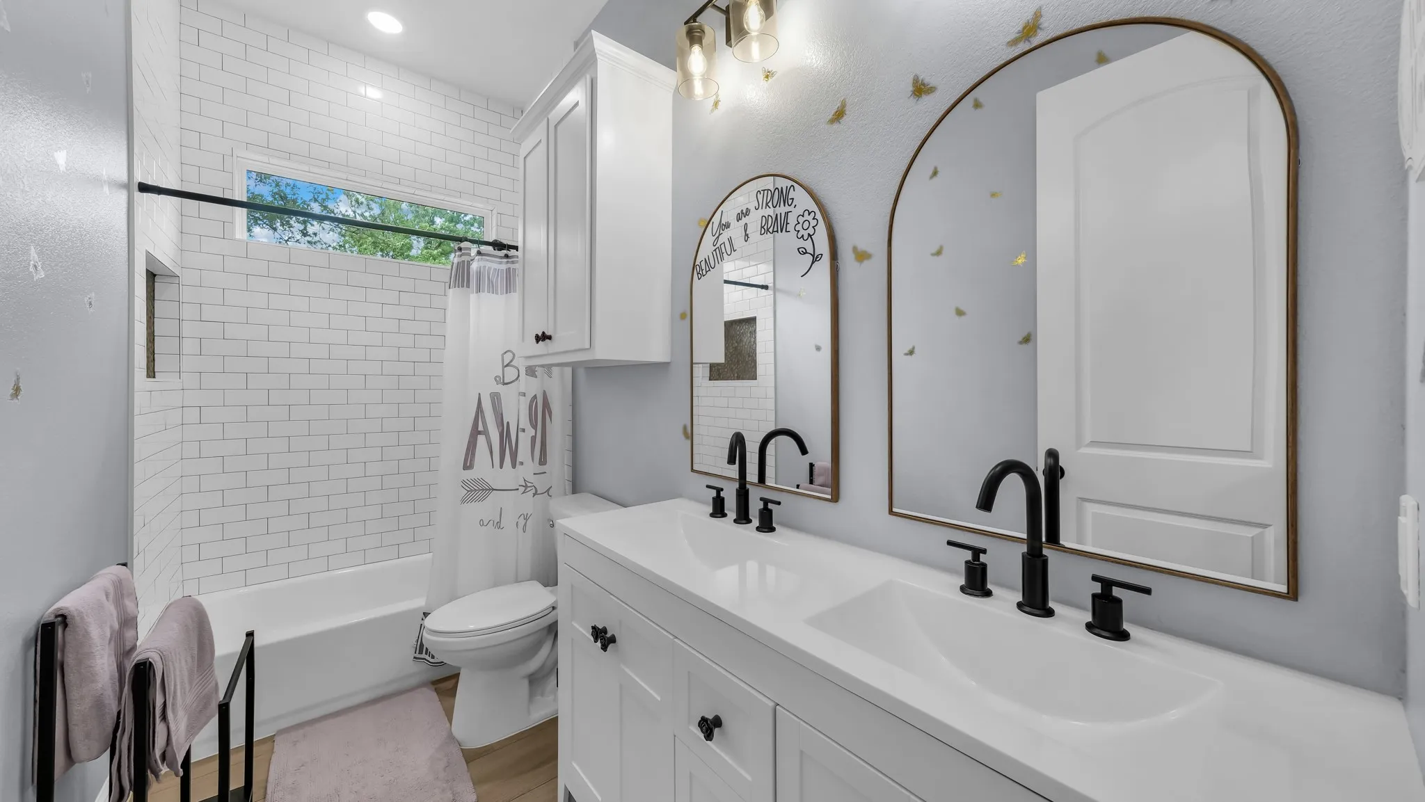 Single Family Residence For Sale in Parker County , 1098 Paradise Parkway, Poolville, Texas 76487, 4 Bedroom, 3 Bathroom, 3 Garage spaces, 3,041 Sqft, built in 2022, mls#21402170, Real Estate Agent in Poolville, Homes For Sale in Parker county, Homes For Sale in Poolville, Realtor in Poolville Texas, Real Estate Brokerage Independent Realty Texas, Luminita Cordes Realtor