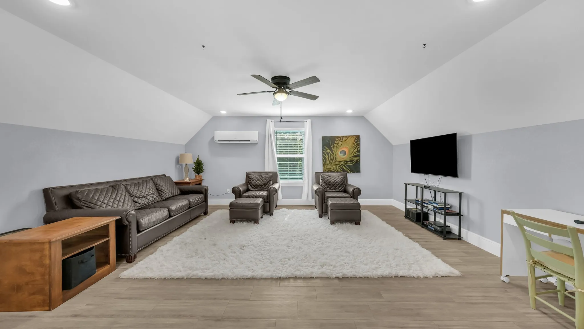 Single Family Residence For Sale in Parker County , 1098 Paradise Parkway, Poolville, Texas 76487, 4 Bedroom, 3 Bathroom, 3 Garage spaces, 3,041 Sqft, built in 2022, mls#21402170, Real Estate Agent in Poolville, Homes For Sale in Parker county, Homes For Sale in Poolville, Realtor in Poolville Texas, Real Estate Brokerage Independent Realty Texas, Luminita Cordes Realtor