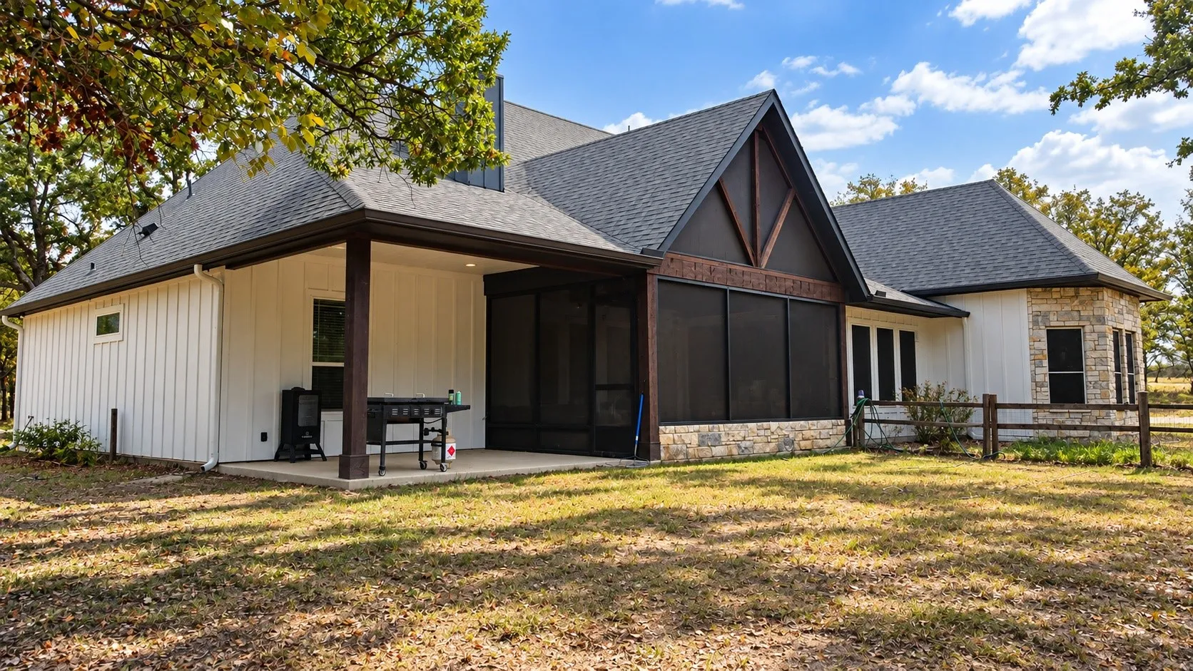 Single Family Residence For Sale in Parker County , 1098 Paradise Parkway, Poolville, Texas 76487, 4 Bedroom, 3 Bathroom, 3 Garage spaces, 3,041 Sqft, built in 2022, mls#21402170, Real Estate Agent in Poolville, Homes For Sale in Parker county, Homes For Sale in Poolville, Realtor in Poolville Texas, Real Estate Brokerage Independent Realty Texas, Luminita Cordes Realtor