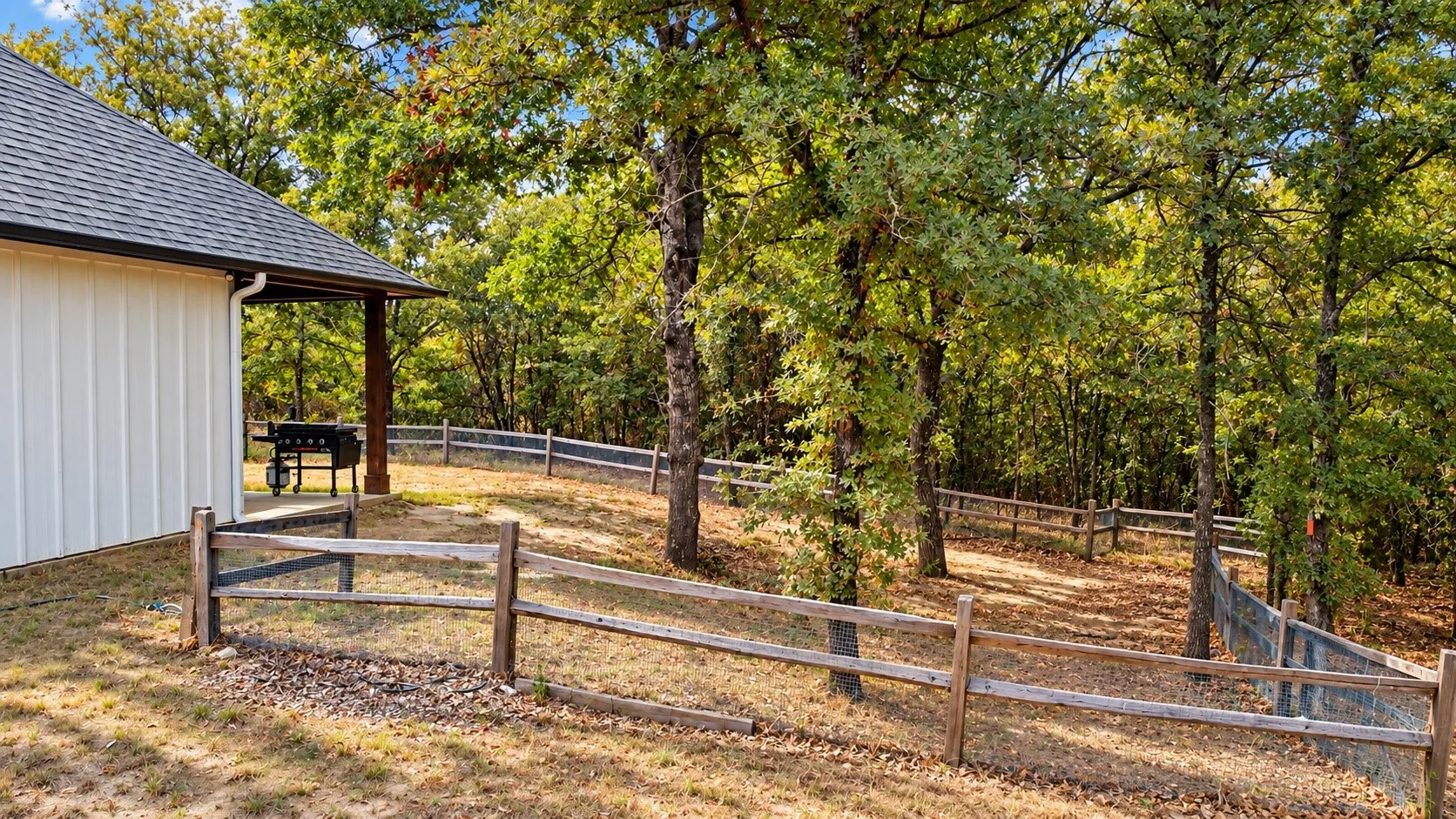 Single Family Residence For Sale in Parker County , 1098 Paradise Parkway, Poolville, Texas 76487, 4 Bedroom, 3 Bathroom, 3 Garage spaces, 3,041 Sqft, built in 2022, mls#21402170, Real Estate Agent in Poolville, Homes For Sale in Parker county, Homes For Sale in Poolville, Realtor in Poolville Texas, Real Estate Brokerage Independent Realty Texas, Luminita Cordes Realtor