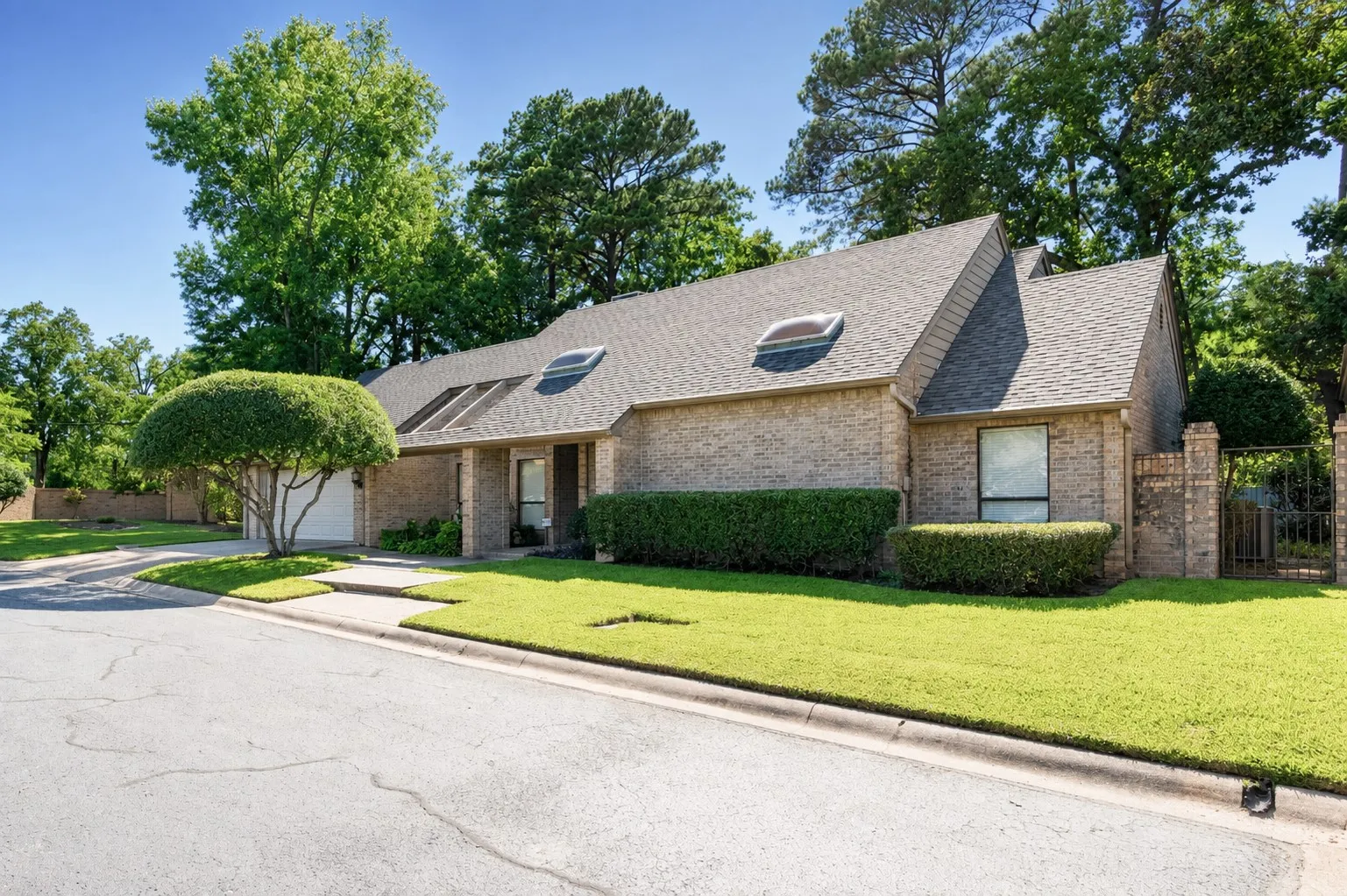 811 Ashford Court