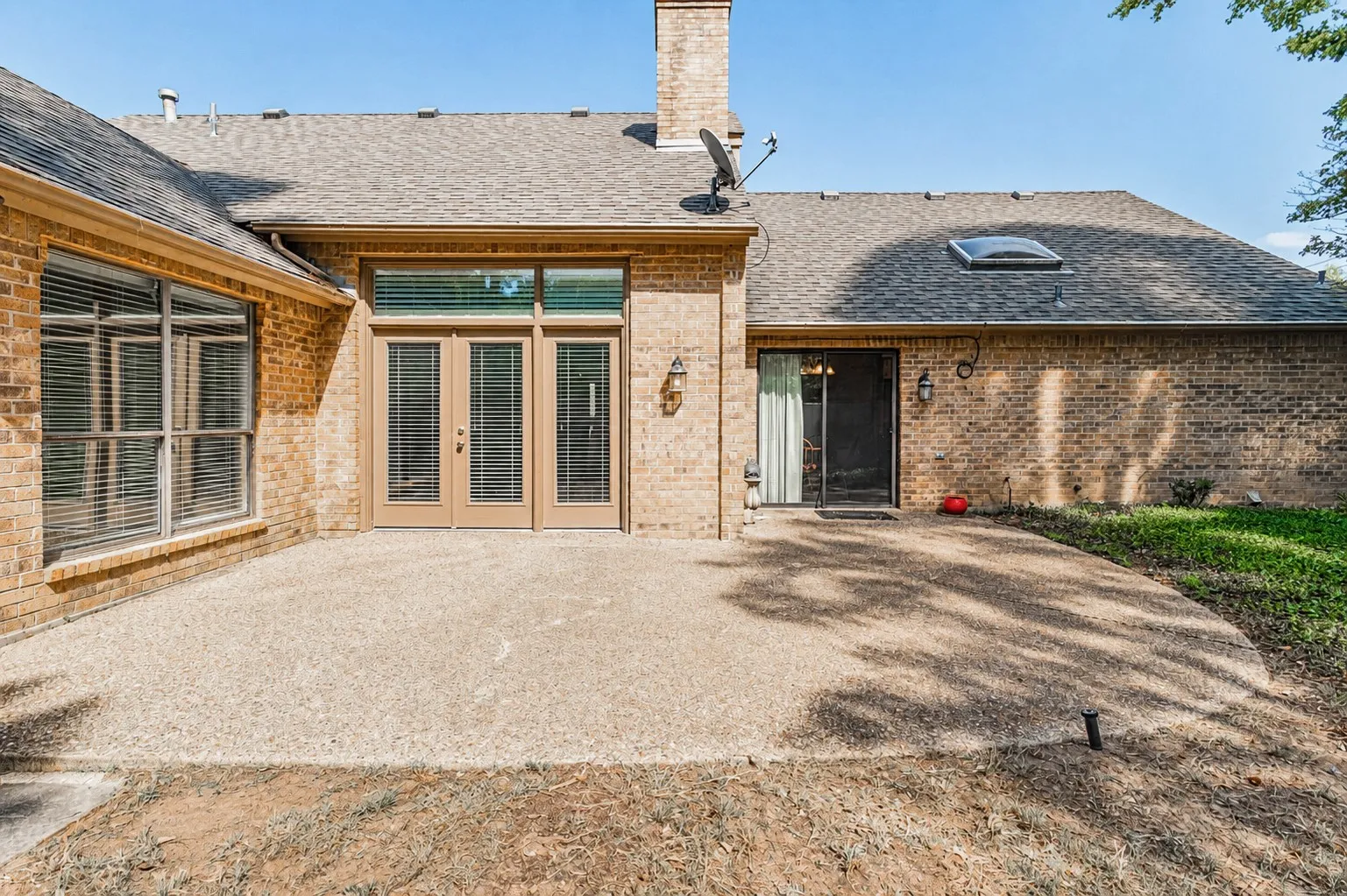 Single Family Residence For Sale in Smith County , 811 Ashford Court, Tyler, Texas 75703, 2 Bedroom, 2 Bathroom, 2 Garage spaces, 2,027 Sqft, built in 1984, mls#21399302, Real Estate Agent in Tyler, Homes For Sale in Smith county, Homes For Sale in Tyler, Realtor in Tyler Texas, Real Estate Brokerage Independent Realty Texas, Luminita Cordes Realtor