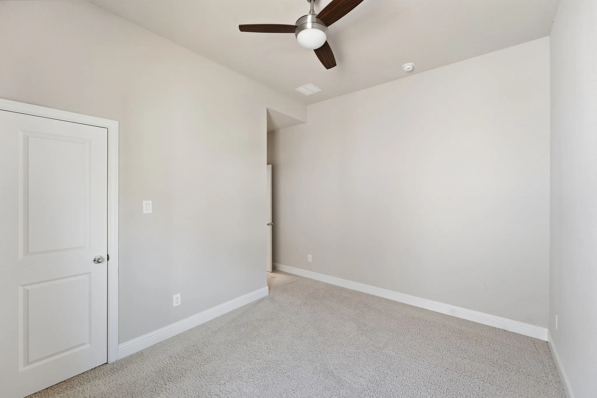 Single Family Residence For Rent in Denton County , 5117 Ember Place, Little Elm, Texas 76227, 3 Bedroom, 3 Bathroom, 2 Garage spaces, 2,245 Sqft, built in 2017, mls#21401283, Real Estate Agent in Little Elm, Homes For Rent in Denton county, Homes For Rent in Little Elm, Realtor in Little Elm Texas, Real Estate Brokerage Independent Realty Texas, Luminita Cordes Realtor