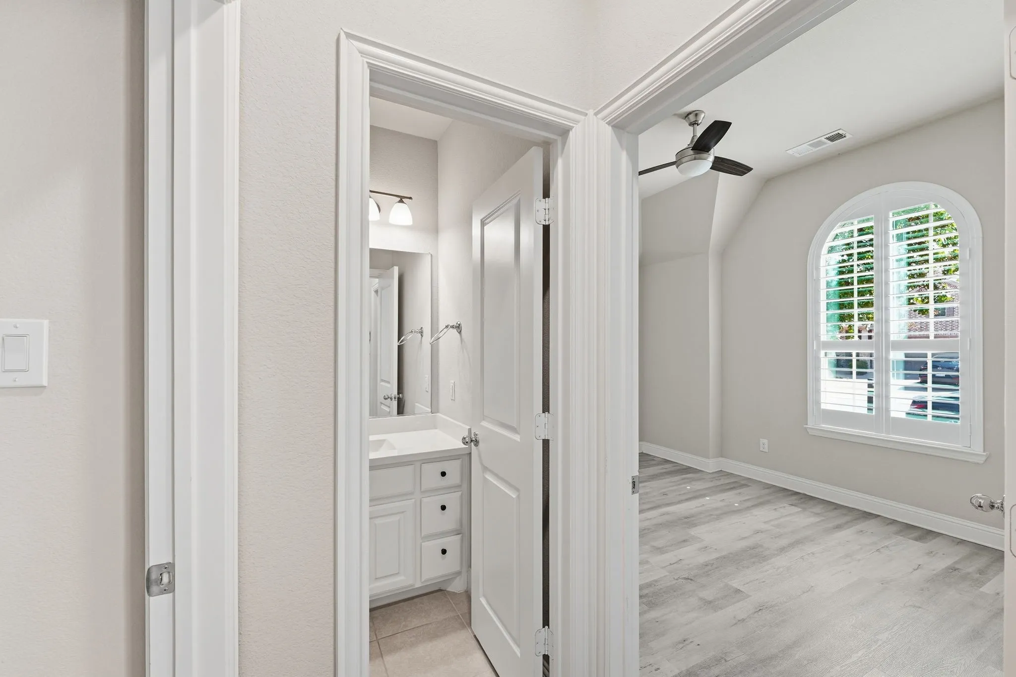 Single Family Residence For Rent in Denton County , 5117 Ember Place, Little Elm, Texas 76227, 3 Bedroom, 3 Bathroom, 2 Garage spaces, 2,245 Sqft, built in 2017, mls#21401283, Real Estate Agent in Little Elm, Homes For Rent in Denton county, Homes For Rent in Little Elm, Realtor in Little Elm Texas, Real Estate Brokerage Independent Realty Texas, Luminita Cordes Realtor