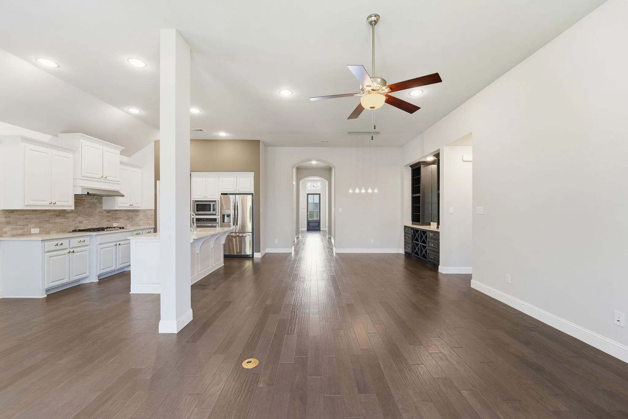 Single Family Residence For Rent in Denton County , 5117 Ember Place, Little Elm, Texas 76227, 3 Bedroom, 3 Bathroom, 2 Garage spaces, 2,245 Sqft, built in 2017, mls#21401283, Real Estate Agent in Little Elm, Homes For Rent in Denton county, Homes For Rent in Little Elm, Realtor in Little Elm Texas, Real Estate Brokerage Independent Realty Texas, Luminita Cordes Realtor