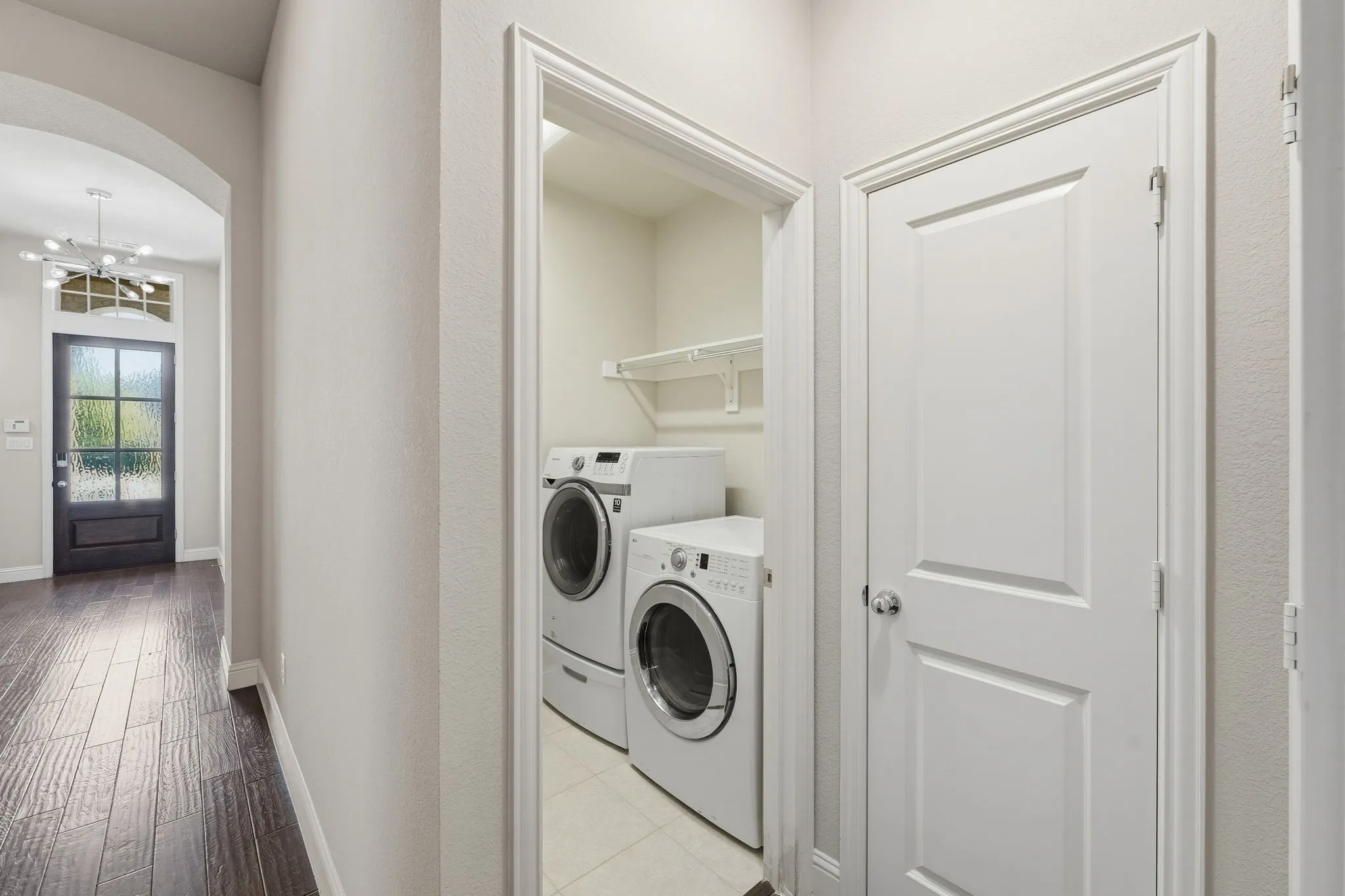 washer & dryer included