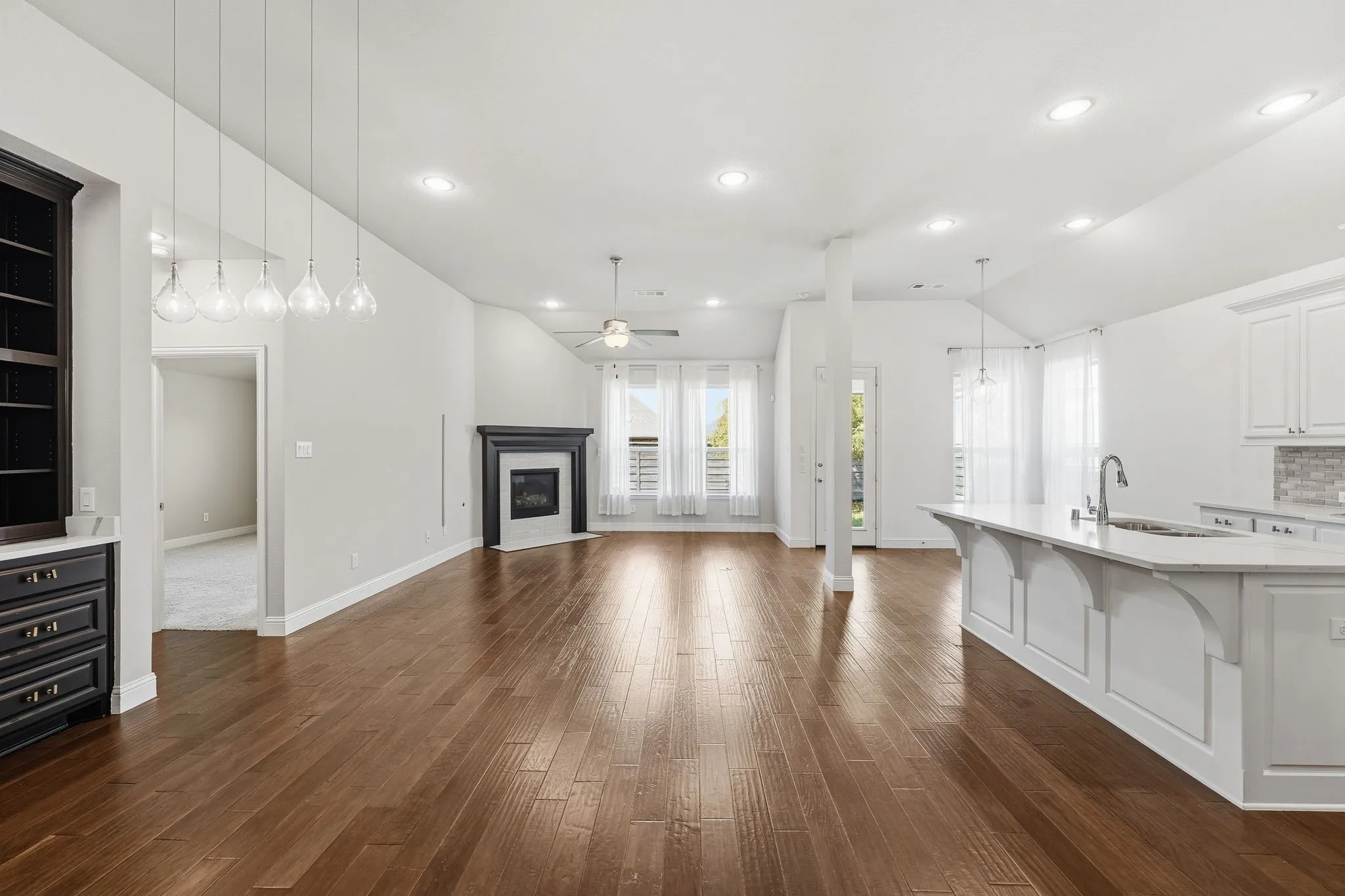 Single Family Residence For Rent in Denton County , 5117 Ember Place, Little Elm, Texas 76227, 3 Bedroom, 3 Bathroom, 2 Garage spaces, 2,245 Sqft, built in 2017, mls#21401283, Real Estate Agent in Little Elm, Homes For Rent in Denton county, Homes For Rent in Little Elm, Realtor in Little Elm Texas, Real Estate Brokerage Independent Realty Texas, Luminita Cordes Realtor