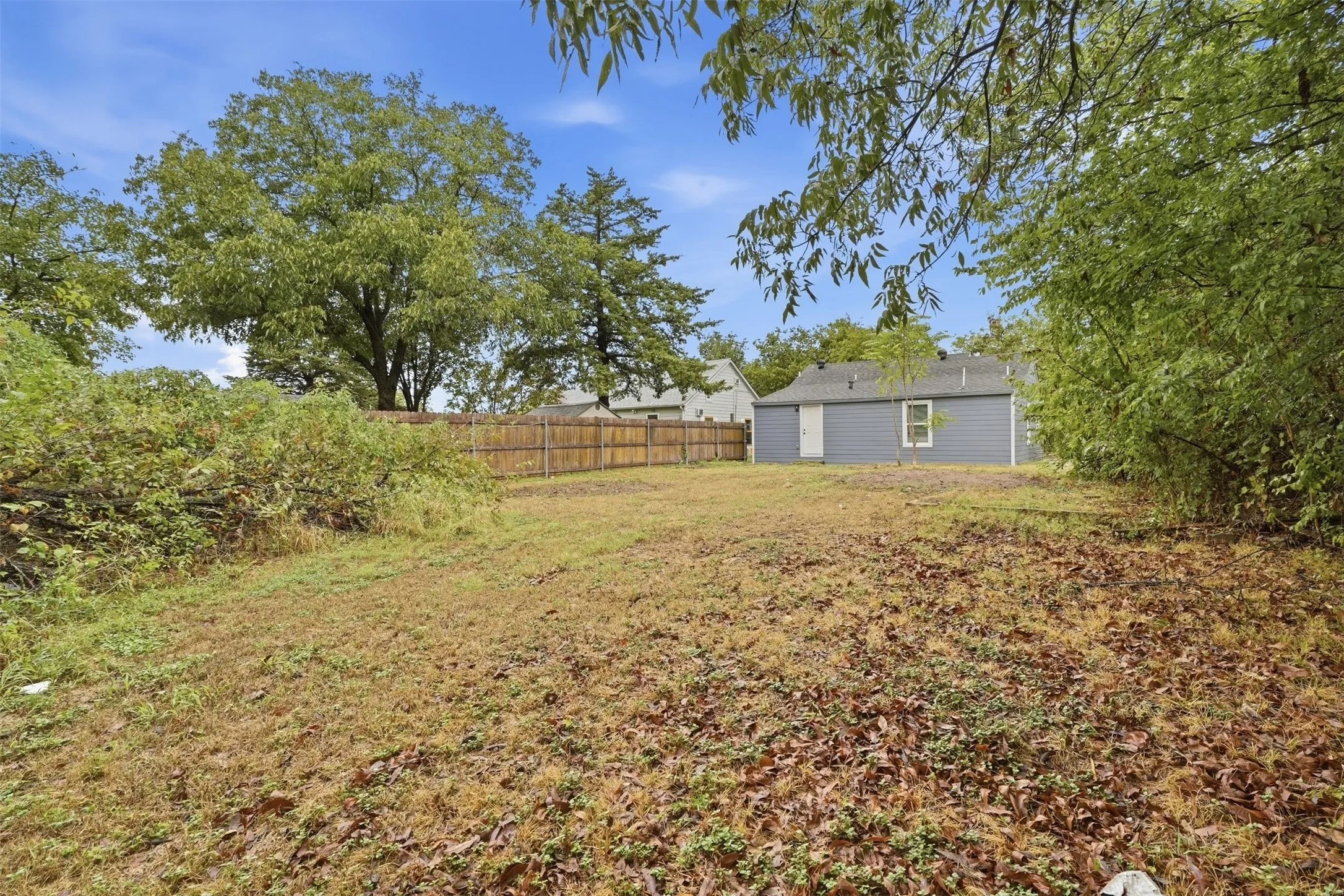 Single Family Residence For Sale in Grayson County , 920 E Chaffin Street, Sherman, Texas 75090, 3 Bedroom, 2 Bathroom, Garage spaces, 1,056 Sqft, built in 1946, mls#21402113, Real Estate Agent in Sherman, Homes For Sale in Grayson county, Homes For Sale in Sherman, Realtor in Sherman Texas, Real Estate Brokerage Independent Realty Texas, Luminita Cordes Realtor