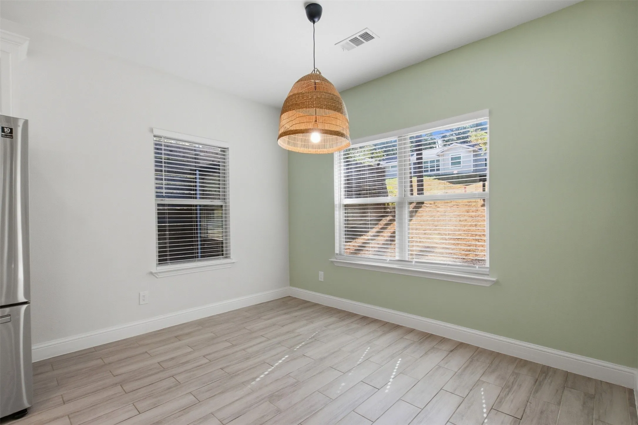 Single Family Residence For Sale in Dallas County , 2617 Ripple Road, Dallas, Texas 75241, 3 Bedroom, 2 Bathroom, Garage spaces, 1,613 Sqft, built in 2020, mls#21401736, Real Estate Agent in Dallas, Homes For Sale in Dallas county, Homes For Sale in Dallas, Realtor in Dallas Texas, Real Estate Brokerage Independent Realty Texas, Luminita Cordes Realtor