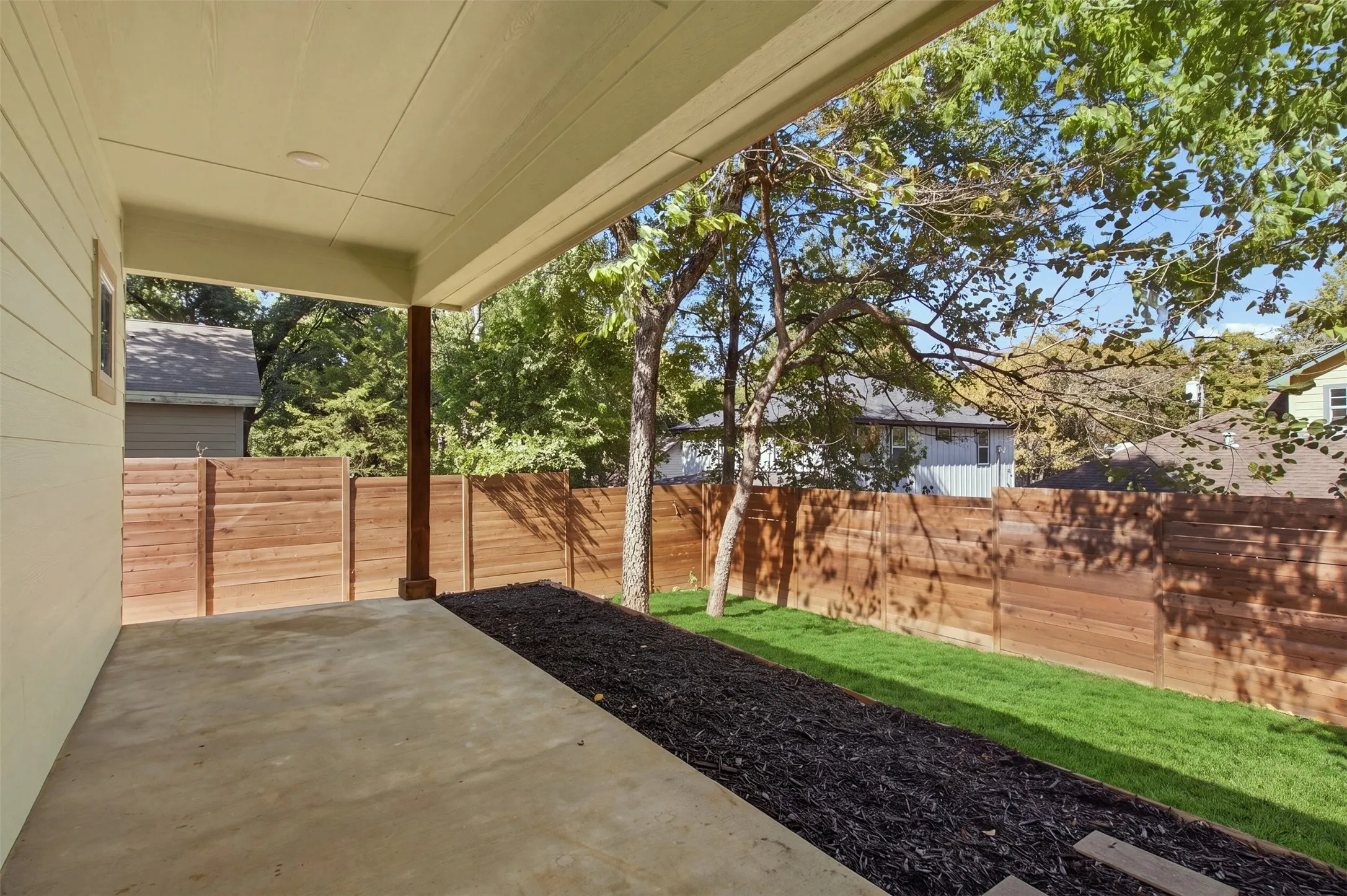 Single Family Residence For Sale in Dallas County , 2617 Ripple Road, Dallas, Texas 75241, 3 Bedroom, 2 Bathroom, Garage spaces, 1,613 Sqft, built in 2020, mls#21401736, Real Estate Agent in Dallas, Homes For Sale in Dallas county, Homes For Sale in Dallas, Realtor in Dallas Texas, Real Estate Brokerage Independent Realty Texas, Luminita Cordes Realtor
