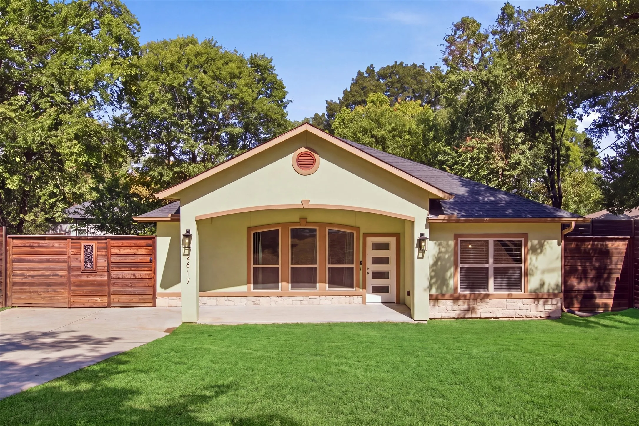 Single Family Residence For Sale in Dallas County , 2617 Ripple Road, Dallas, Texas 75241, 3 Bedroom, 2 Bathroom, Garage spaces, 1,613 Sqft, built in 2020, mls#21401736, Real Estate Agent in Dallas, Homes For Sale in Dallas county, Homes For Sale in Dallas, Realtor in Dallas Texas, Real Estate Brokerage Independent Realty Texas, Luminita Cordes Realtor