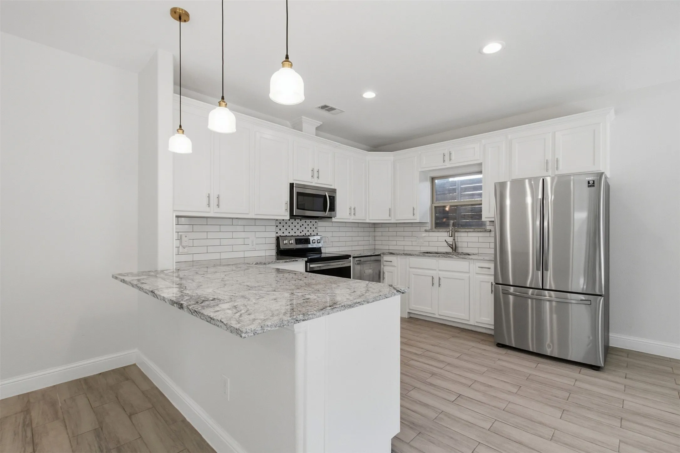 Single Family Residence For Sale in Dallas County , 2617 Ripple Road, Dallas, Texas 75241, 3 Bedroom, 2 Bathroom, Garage spaces, 1,613 Sqft, built in 2020, mls#21401736, Real Estate Agent in Dallas, Homes For Sale in Dallas county, Homes For Sale in Dallas, Realtor in Dallas Texas, Real Estate Brokerage Independent Realty Texas, Luminita Cordes Realtor
