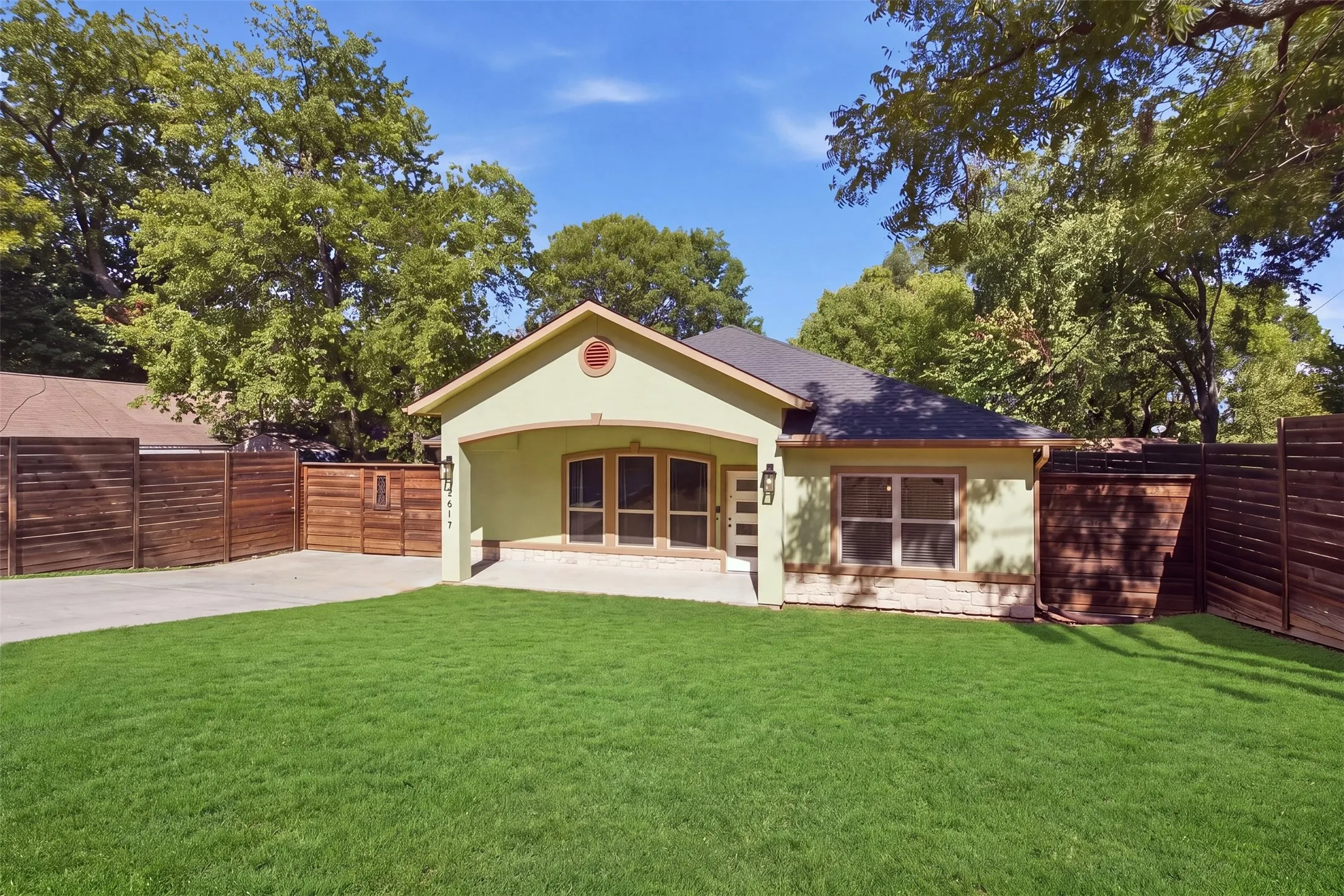 Single Family Residence For Sale in Dallas County , 2617 Ripple Road, Dallas, Texas 75241, 3 Bedroom, 2 Bathroom, Garage spaces, 1,613 Sqft, built in 2020, mls#21401736, Real Estate Agent in Dallas, Homes For Sale in Dallas county, Homes For Sale in Dallas, Realtor in Dallas Texas, Real Estate Brokerage Independent Realty Texas, Luminita Cordes Realtor
