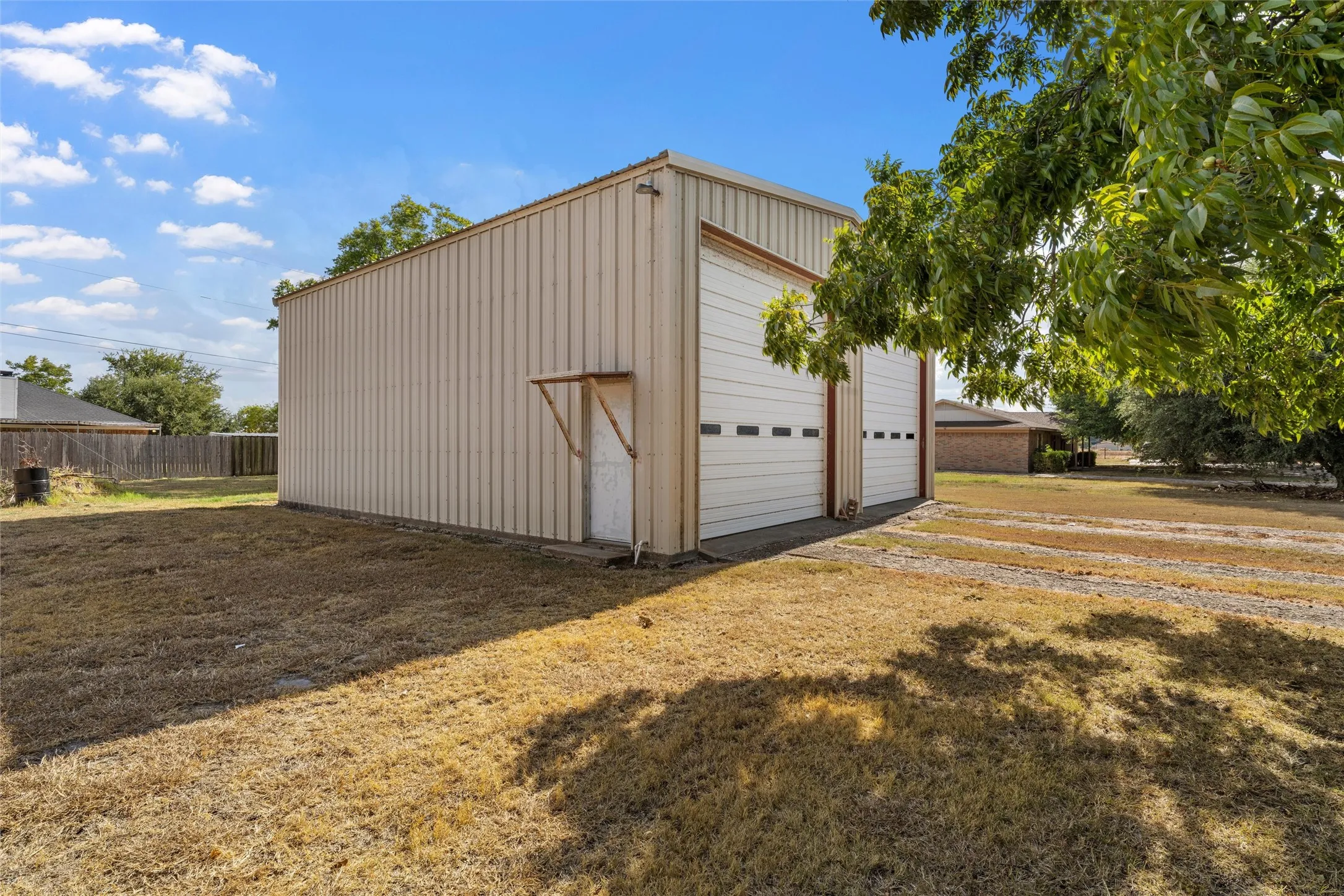 Single Family Residence For Sale in Mc Lennan County , 131 Ronwood, Woodway, Texas 76712, 3 Bedroom, 2 Bathroom, Garage spaces, 1,518 Sqft, built in 1978, mls#21402061, Real Estate Agent in Woodway, Homes For Sale in Mc Lennan county, Homes For Sale in Woodway, Realtor in Woodway Texas, Real Estate Brokerage Independent Realty Texas, Luminita Cordes Realtor