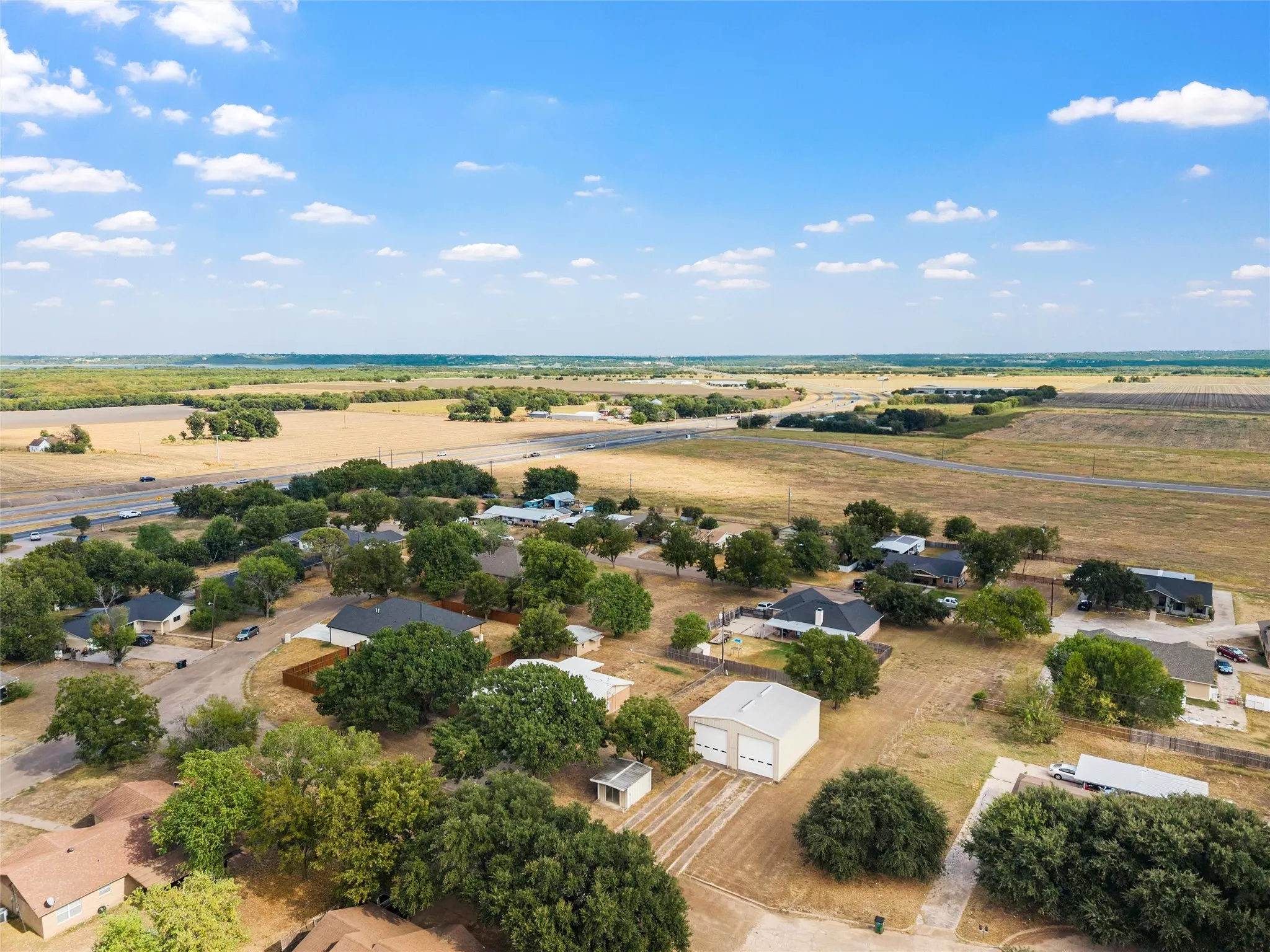 Single Family Residence For Sale in Mc Lennan County , 131 Ronwood, Woodway, Texas 76712, 3 Bedroom, 2 Bathroom, Garage spaces, 1,518 Sqft, built in 1978, mls#21402061, Real Estate Agent in Woodway, Homes For Sale in Mc Lennan county, Homes For Sale in Woodway, Realtor in Woodway Texas, Real Estate Brokerage Independent Realty Texas, Luminita Cordes Realtor