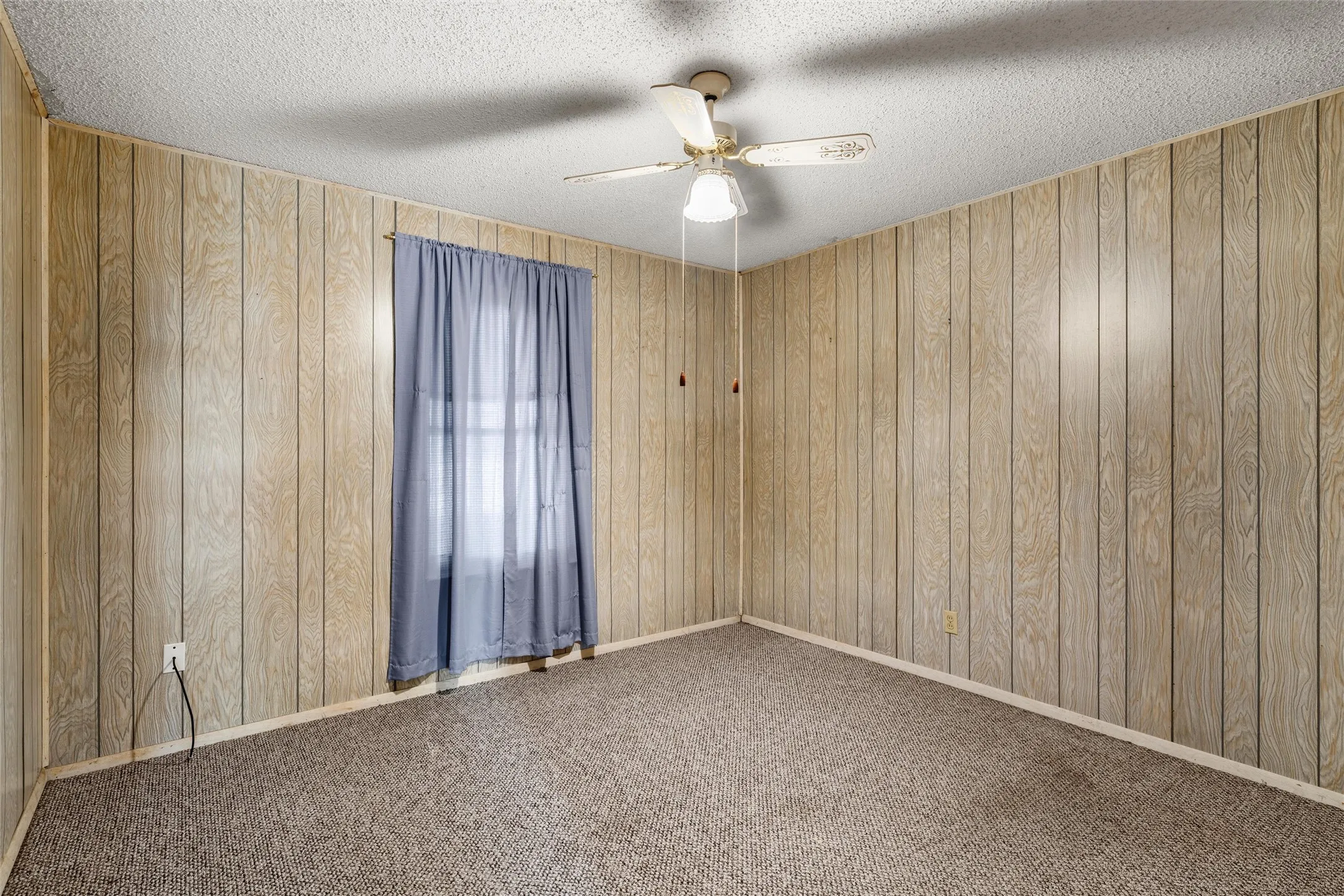 Single Family Residence For Sale in Mc Lennan County , 131 Ronwood, Woodway, Texas 76712, 3 Bedroom, 2 Bathroom, Garage spaces, 1,518 Sqft, built in 1978, mls#21402061, Real Estate Agent in Woodway, Homes For Sale in Mc Lennan county, Homes For Sale in Woodway, Realtor in Woodway Texas, Real Estate Brokerage Independent Realty Texas, Luminita Cordes Realtor